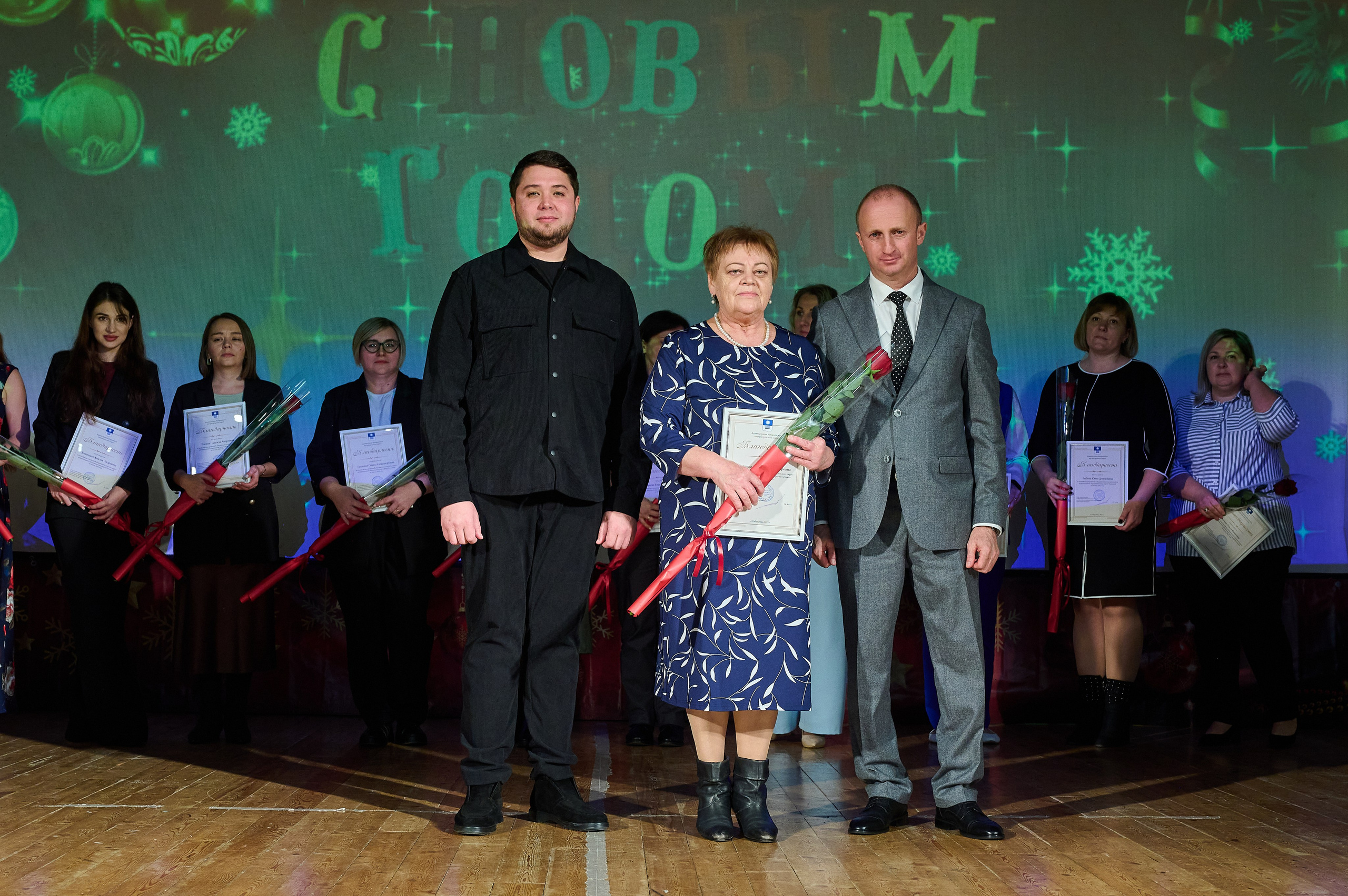 Концерт НГ В ДК. Жизнь курорта Кабардинка в фотографиях