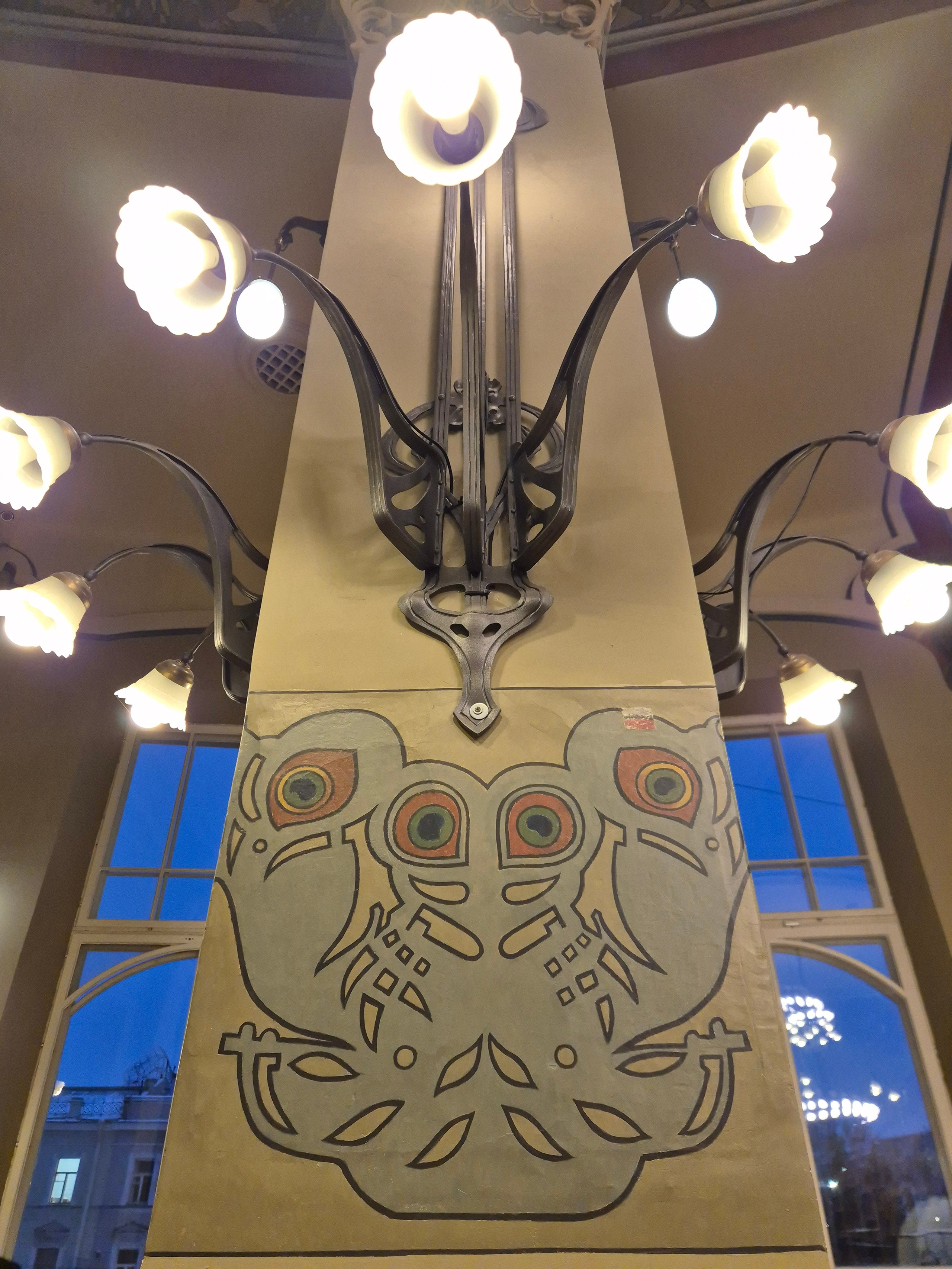 Здание строилось и оформлялось в стиле Модерн