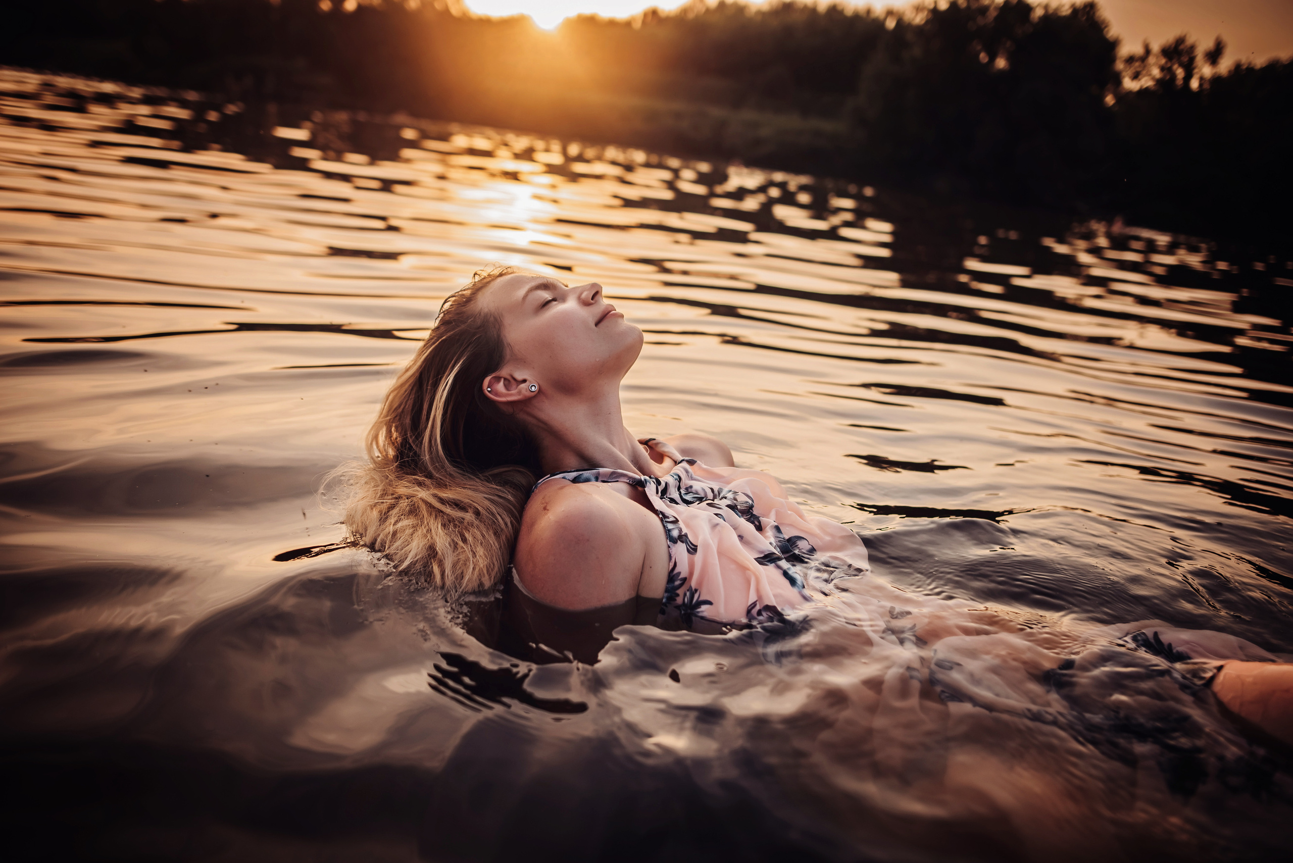 Виктория на закате. Детский и семейный фотограф выпускной альбом Приморско-Ахтарск