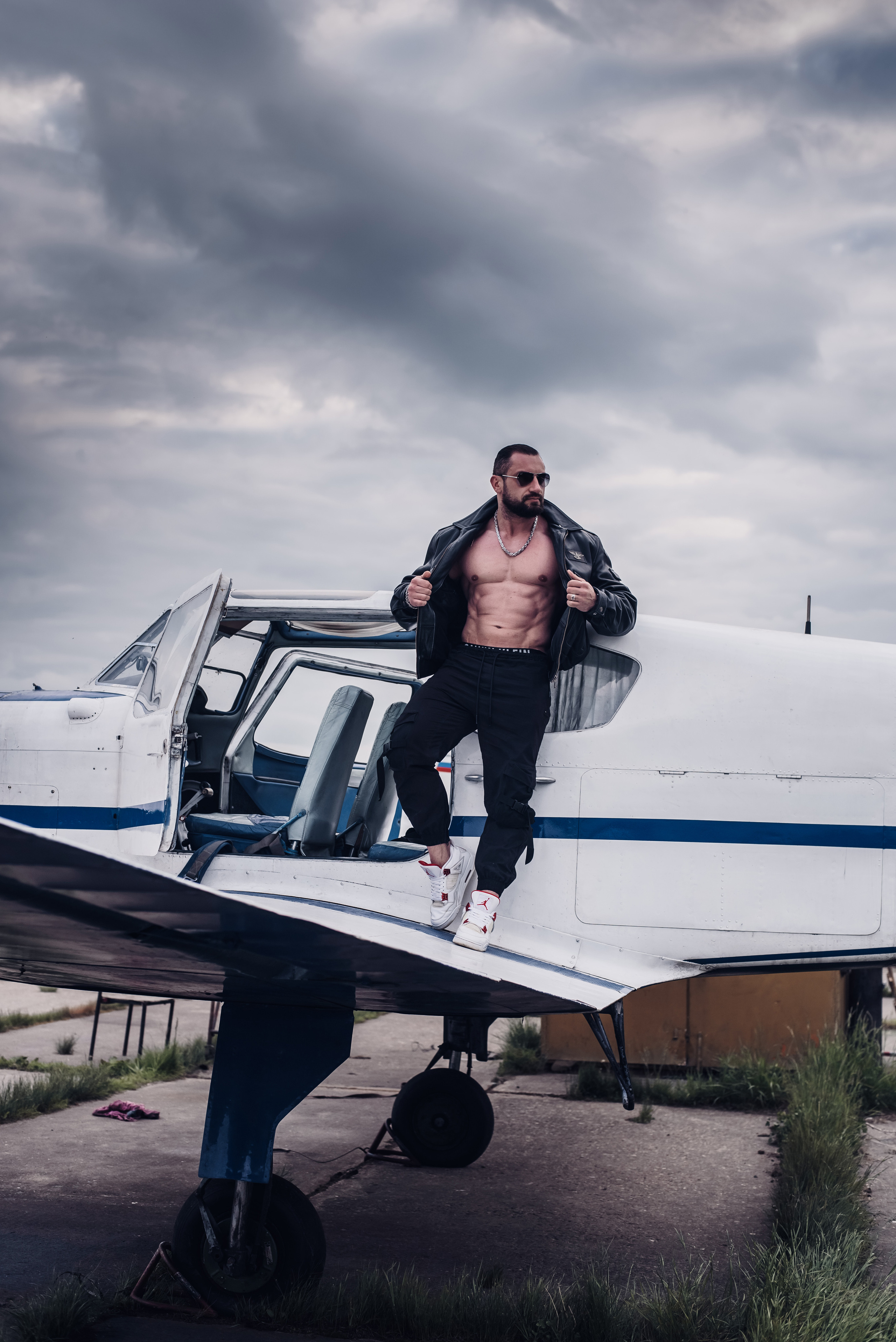 Первым делом самолеты. Детский и семейный фотограф выпускной альбом Приморско-Ахтарск