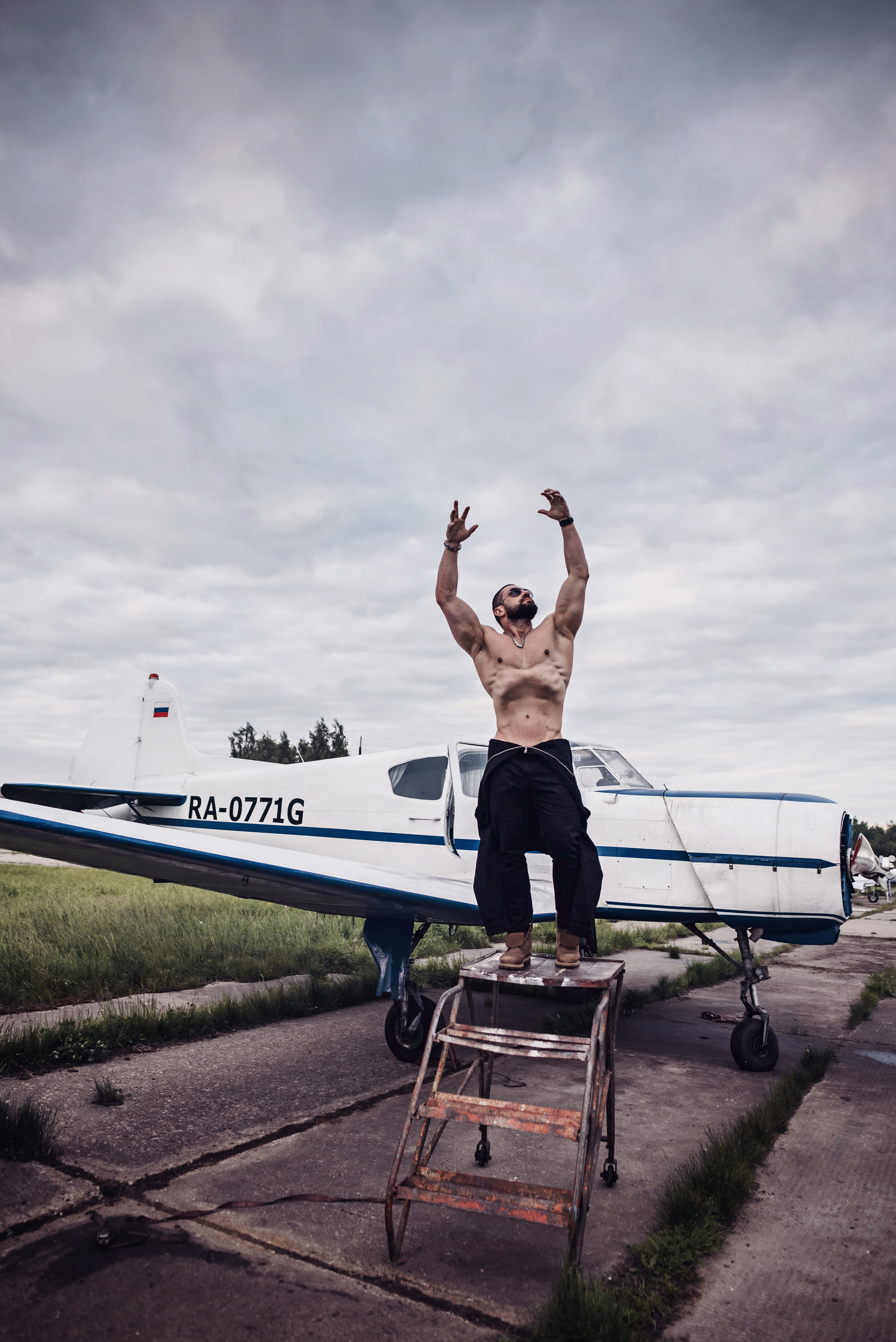 Первым делом самолеты. Детский и семейный фотограф выпускной альбом Приморско-Ахтарск