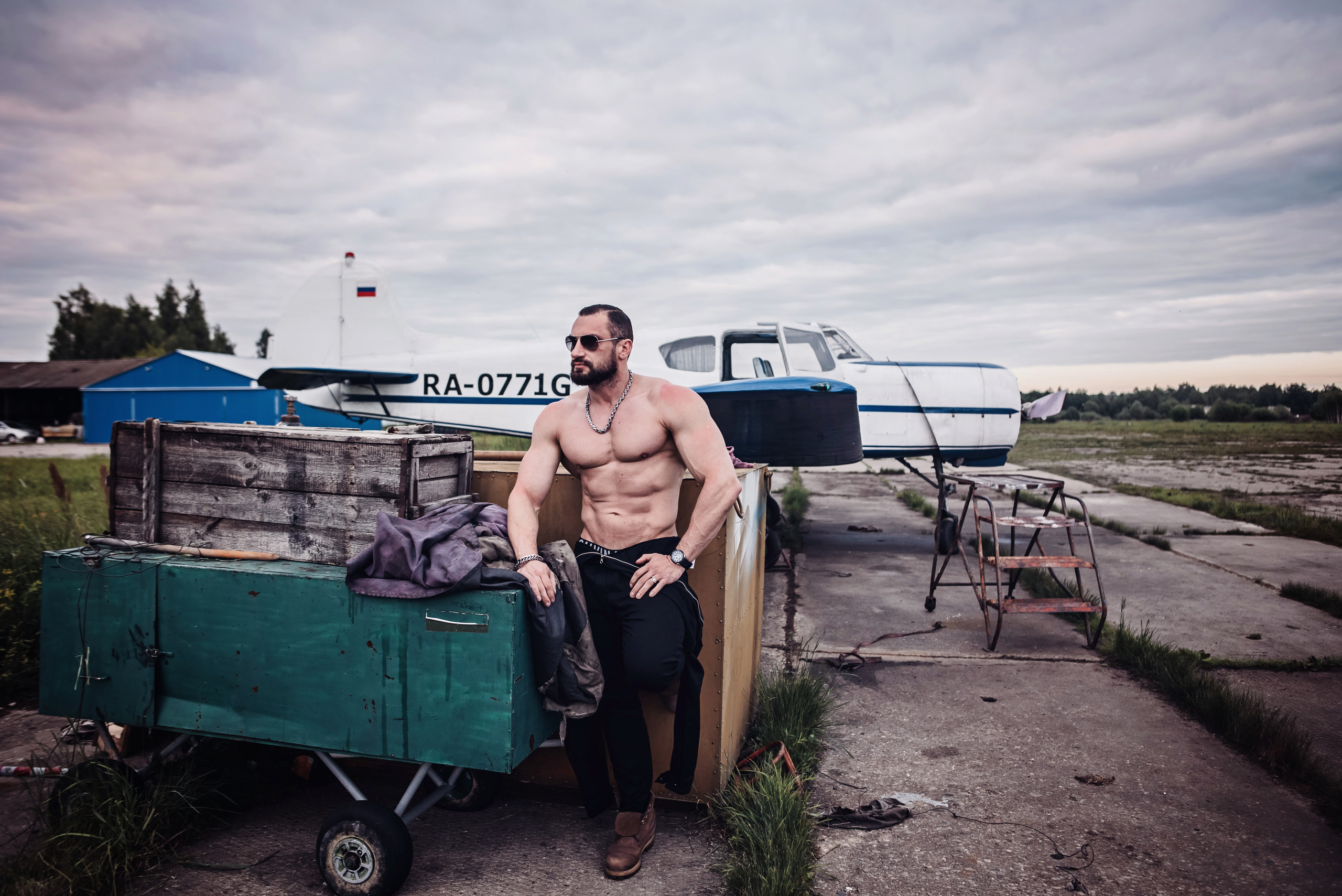 Первым делом самолеты. Детский и семейный фотограф выпускной альбом Приморско-Ахтарск