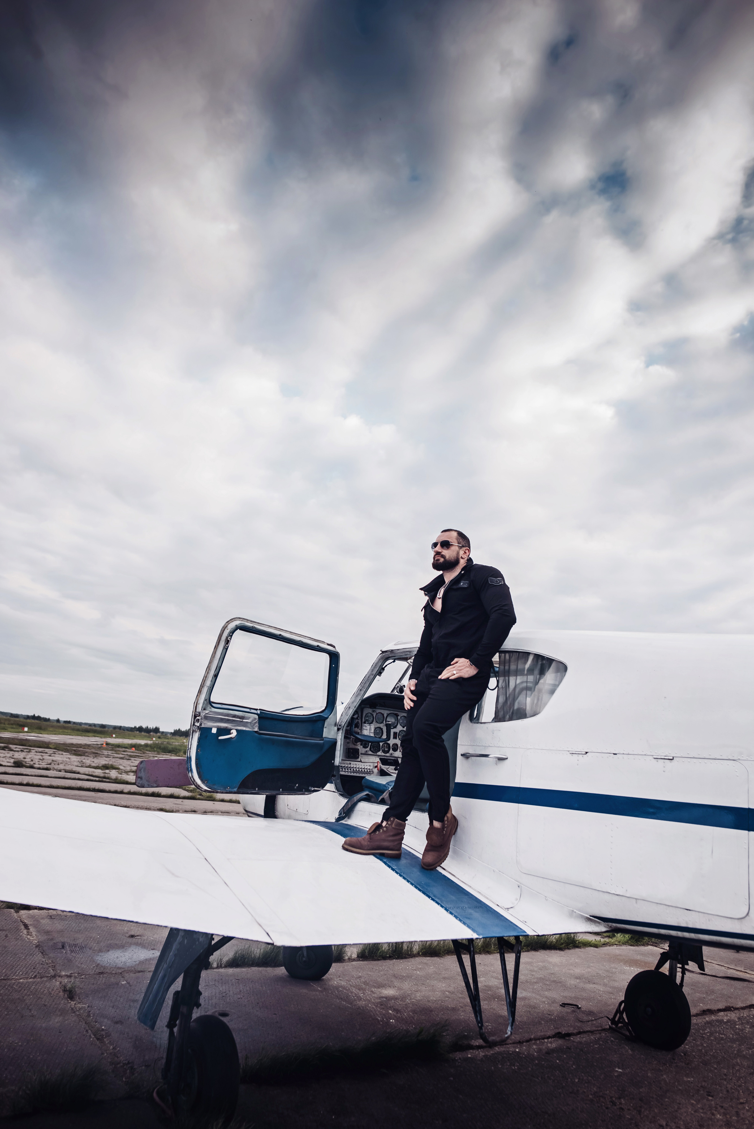 Первым делом самолеты. Детский и семейный фотограф выпускной альбом Приморско-Ахтарск