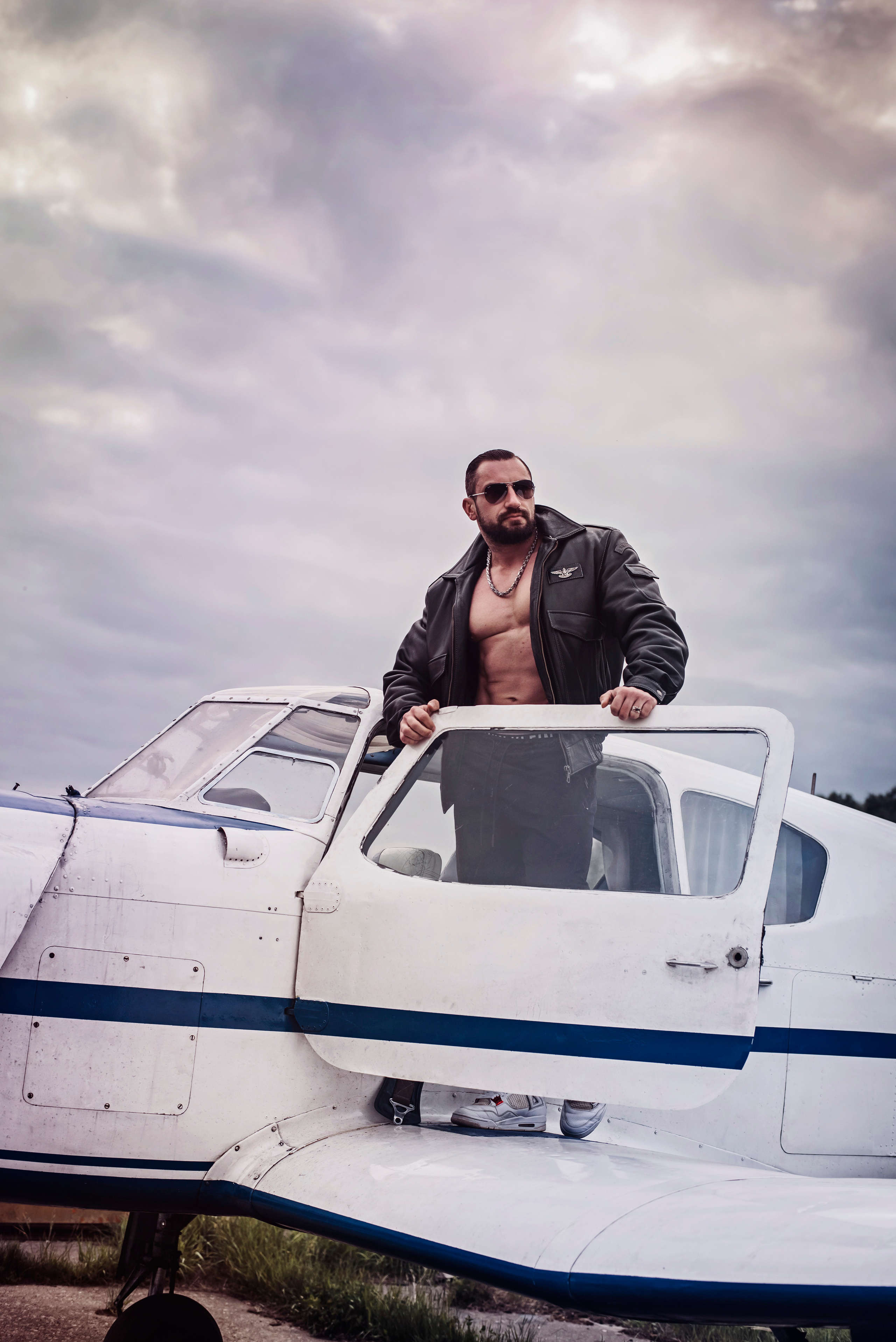 Первым делом самолеты. Детский и семейный фотограф выпускной альбом Приморско-Ахтарск