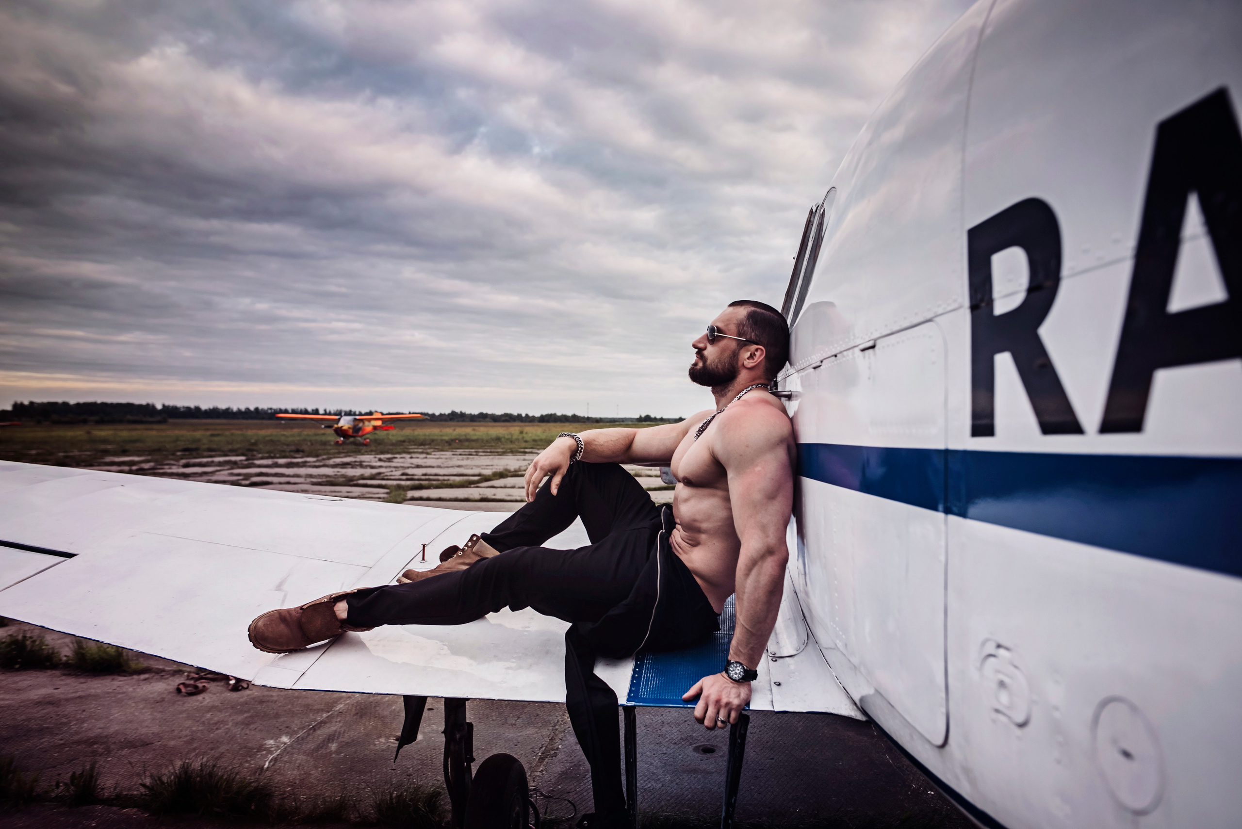 Первым делом самолеты. Детский и семейный фотограф выпускной альбом Приморско-Ахтарск