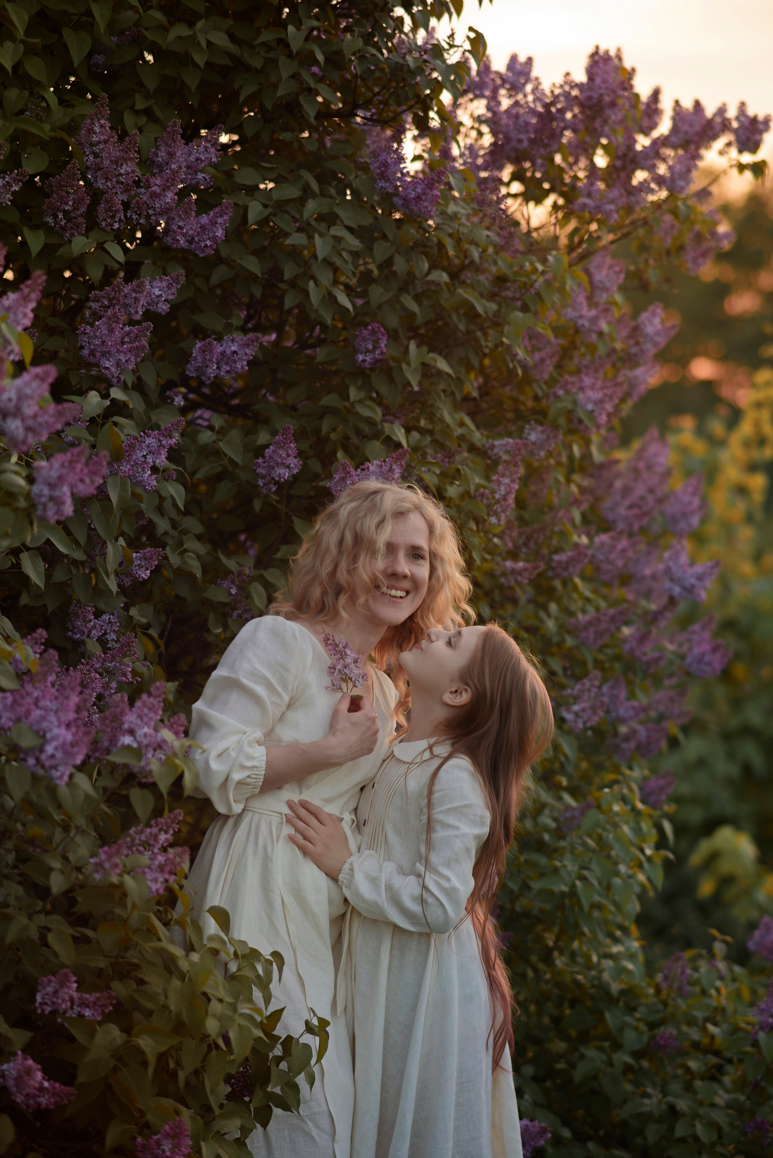 Прекрасное цветение, Юля и Ева. Детский и семейный фотограф выпускной альбом Приморско-Ахтарск