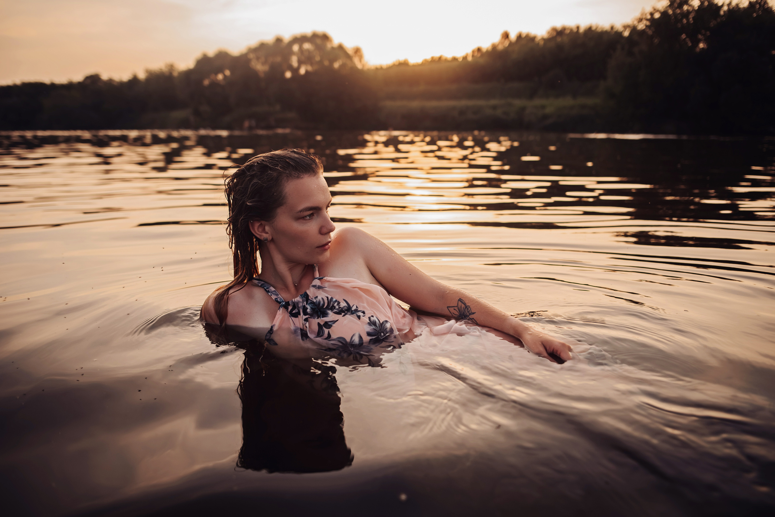 Виктория на закате. Детский и семейный фотограф выпускной альбом Приморско-Ахтарск