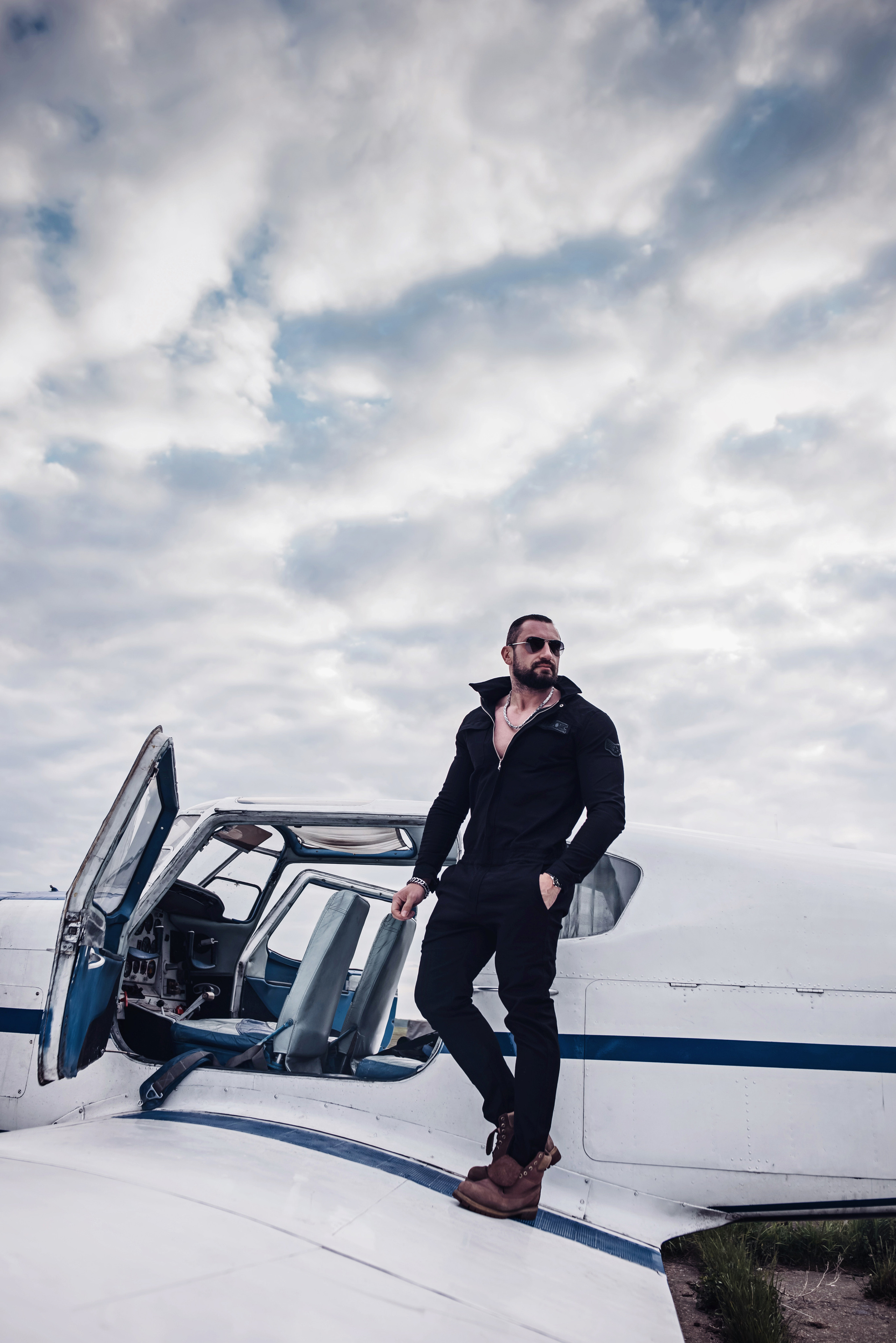 Первым делом самолеты. Детский и семейный фотограф выпускной альбом Приморско-Ахтарск