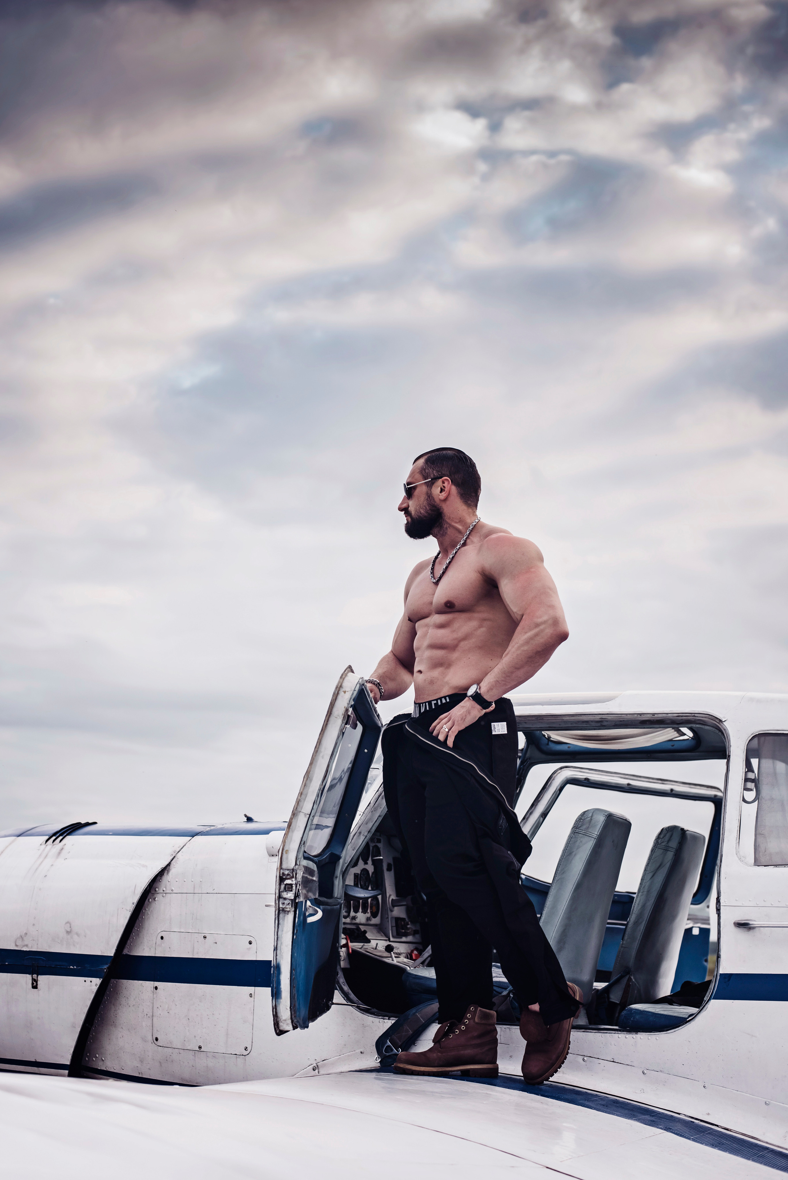 Первым делом самолеты. Детский и семейный фотограф выпускной альбом Приморско-Ахтарск