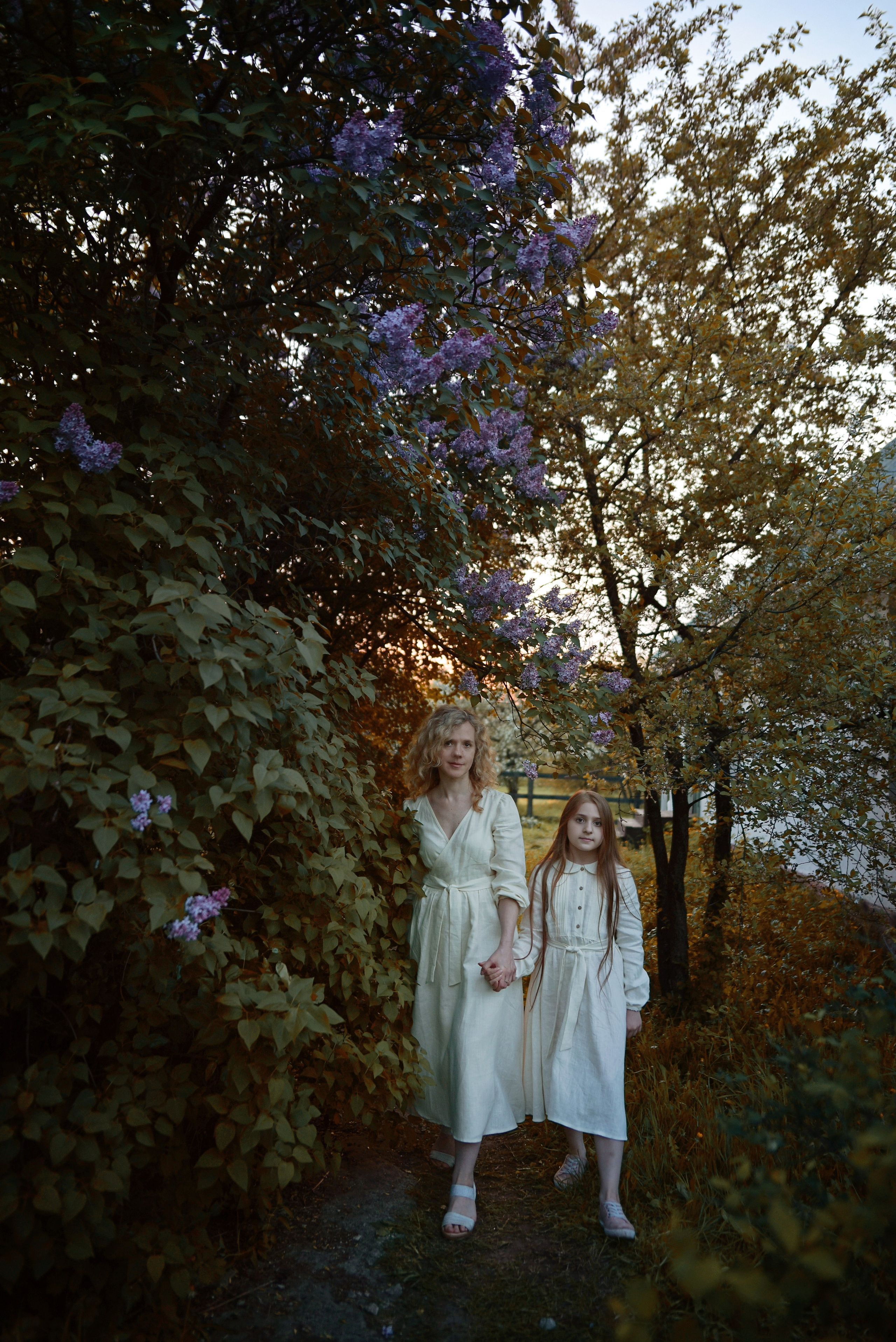 Прекрасное цветение, Юля и Ева. Детский и семейный фотограф выпускной альбом Приморско-Ахтарск