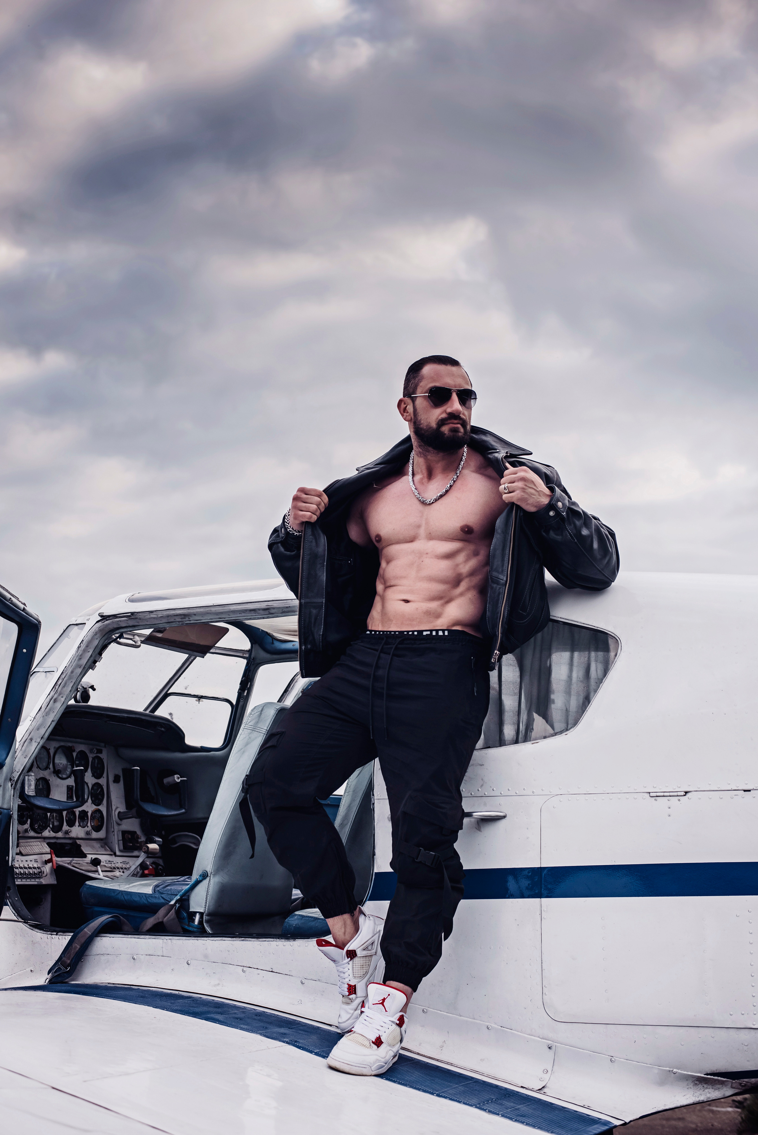 Первым делом самолеты. Детский и семейный фотограф выпускной альбом Приморско-Ахтарск