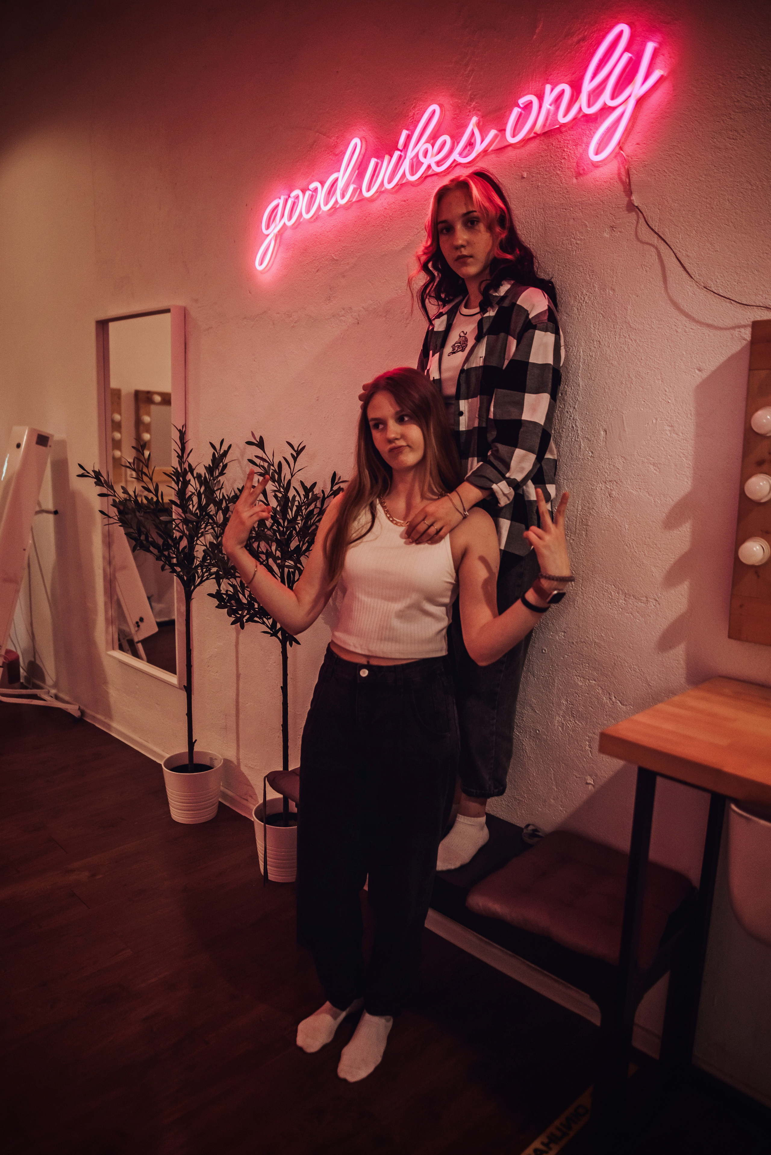 Василиса на флаконе. Детский и семейный фотограф выпускной альбом Приморско-Ахтарск