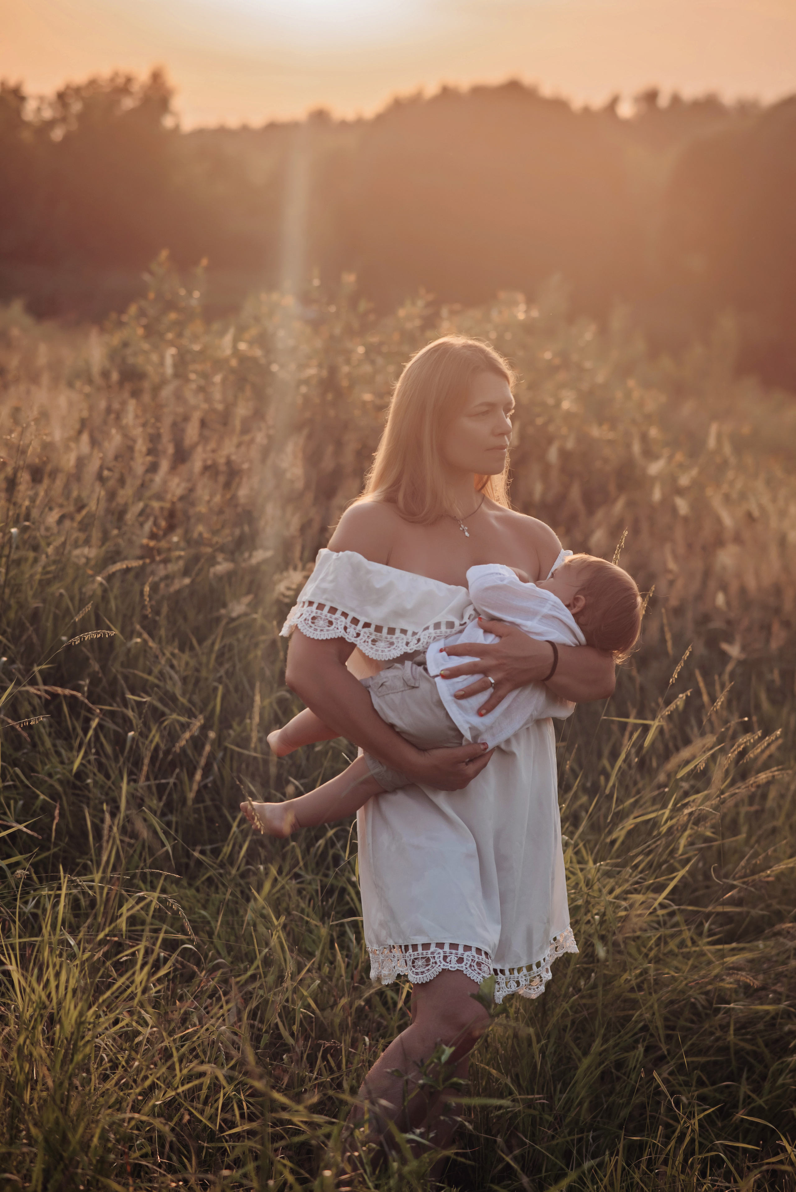 Наталья с детками у реки. Детский и семейный фотограф выпускной альбом Приморско-Ахтарск