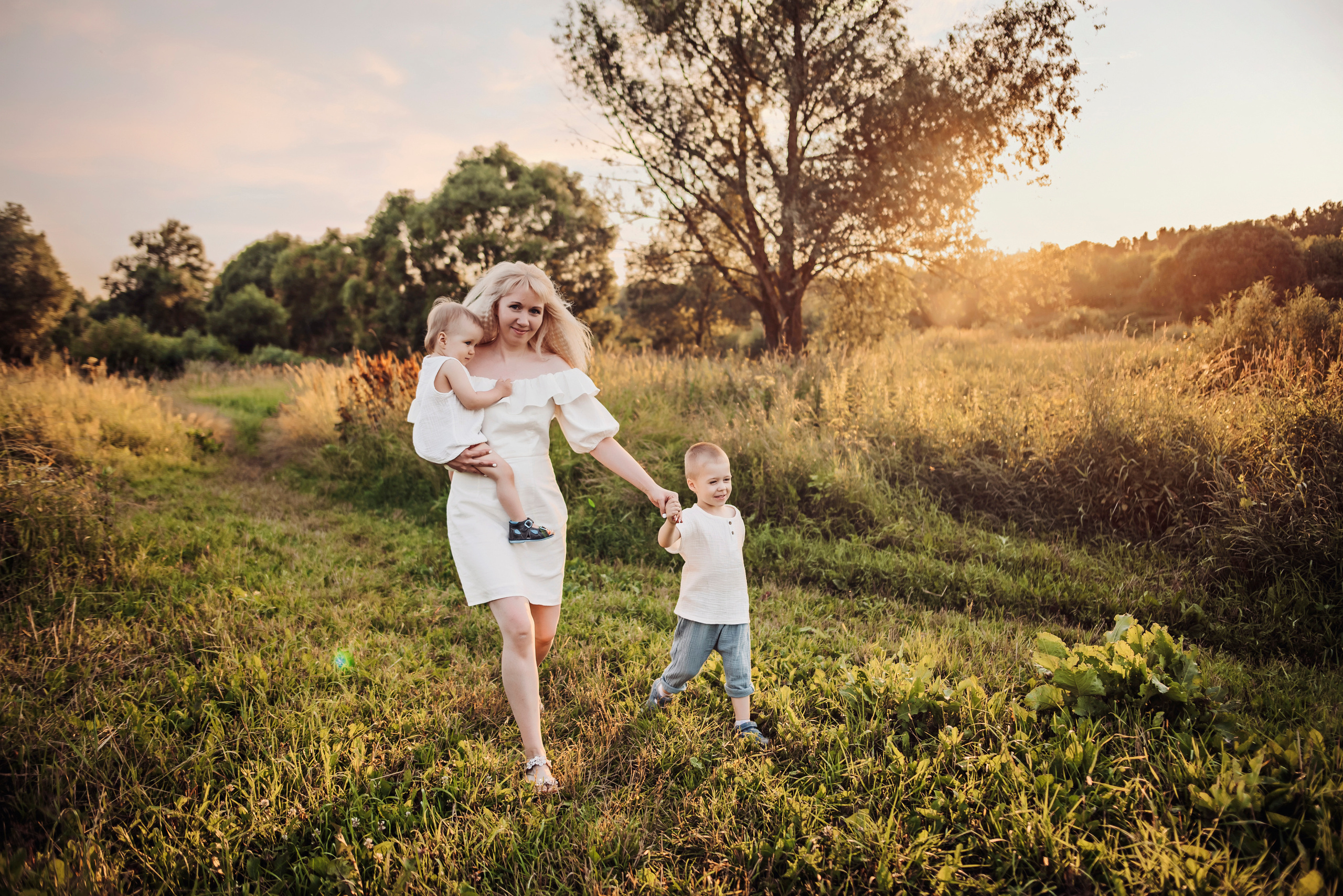 Виктория и Дмитрий с детками. Детский и семейный фотограф выпускной альбом Приморско-Ахтарск