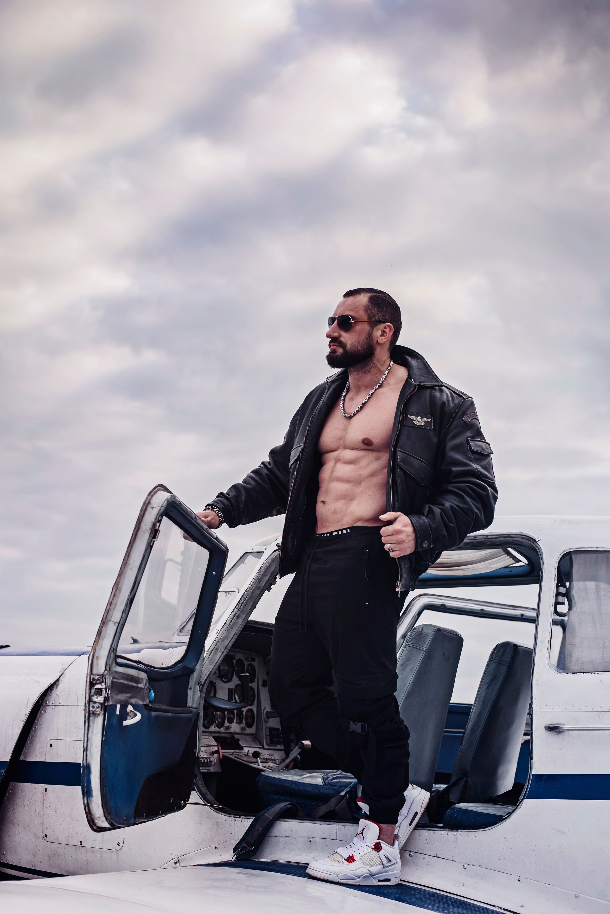 Первым делом самолеты. Детский и семейный фотограф выпускной альбом Приморско-Ахтарск