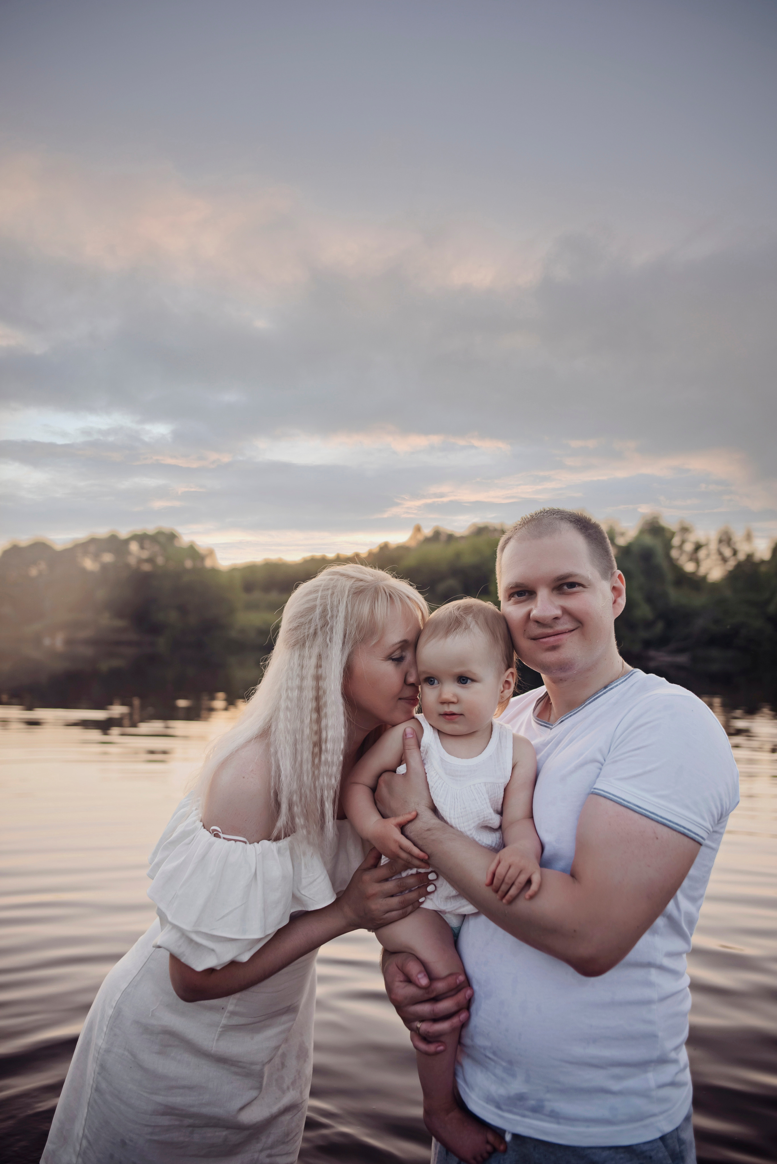 Виктория и Дмитрий с детками. Детский и семейный фотограф выпускной альбом Приморско-Ахтарск