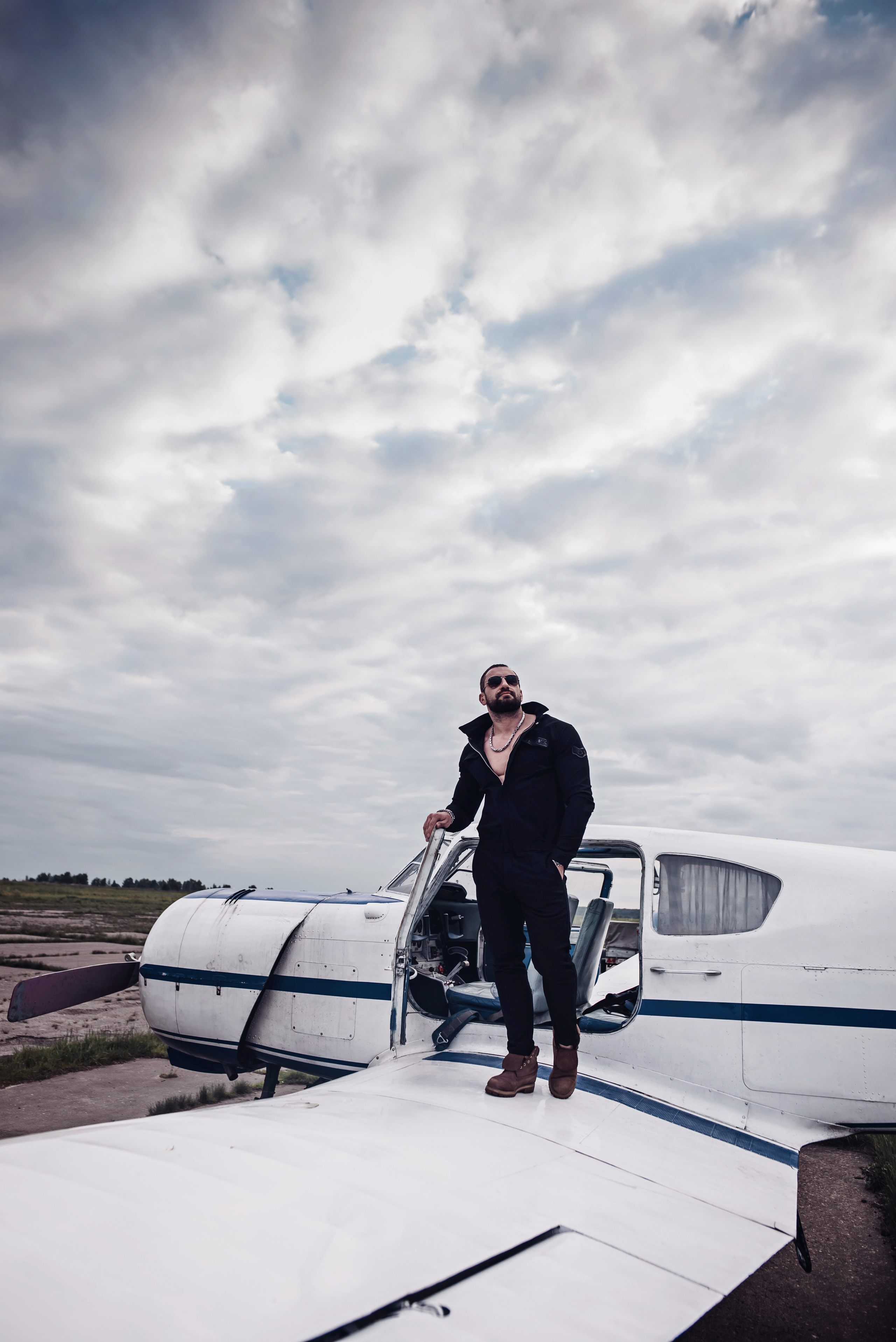 Первым делом самолеты. Детский и семейный фотограф выпускной альбом Приморско-Ахтарск