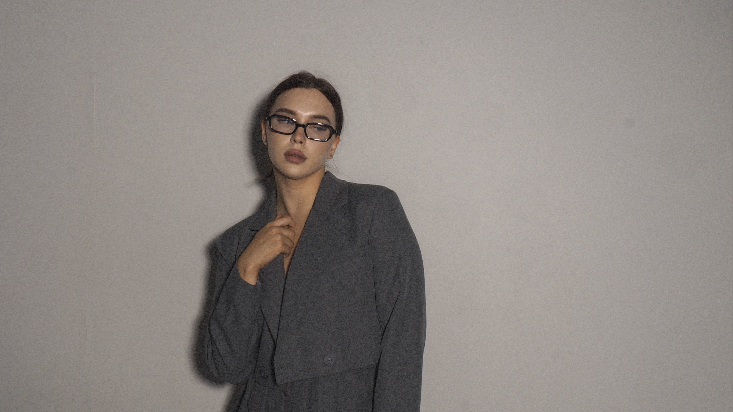 Office siren. Креативный визуал * фотограф спб * контент мейкер