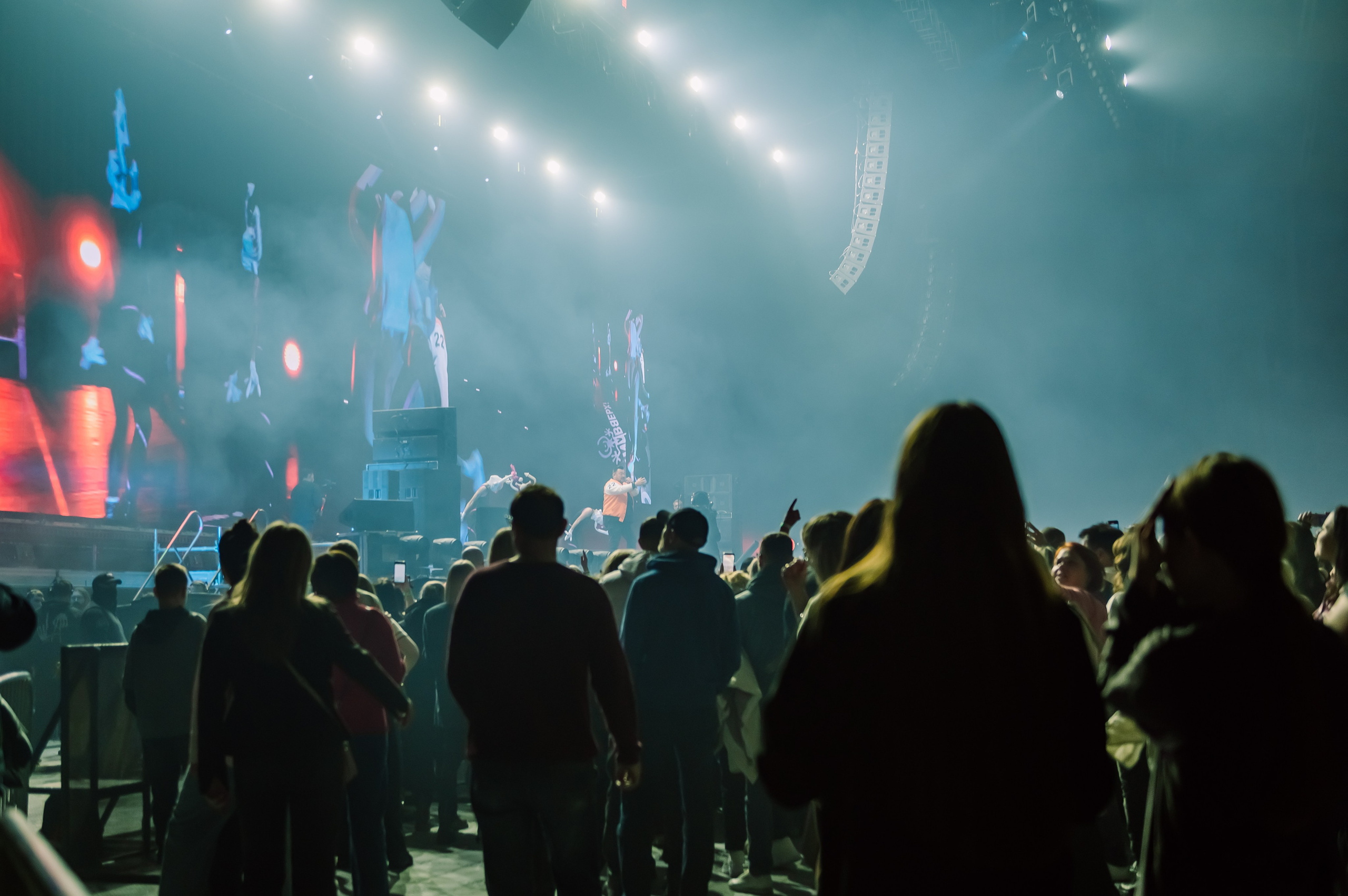 Руки вверх в Ледовом Дворце 15.11.2025. Детский фотограф, семейный фотограф и репортажи в Кемерово