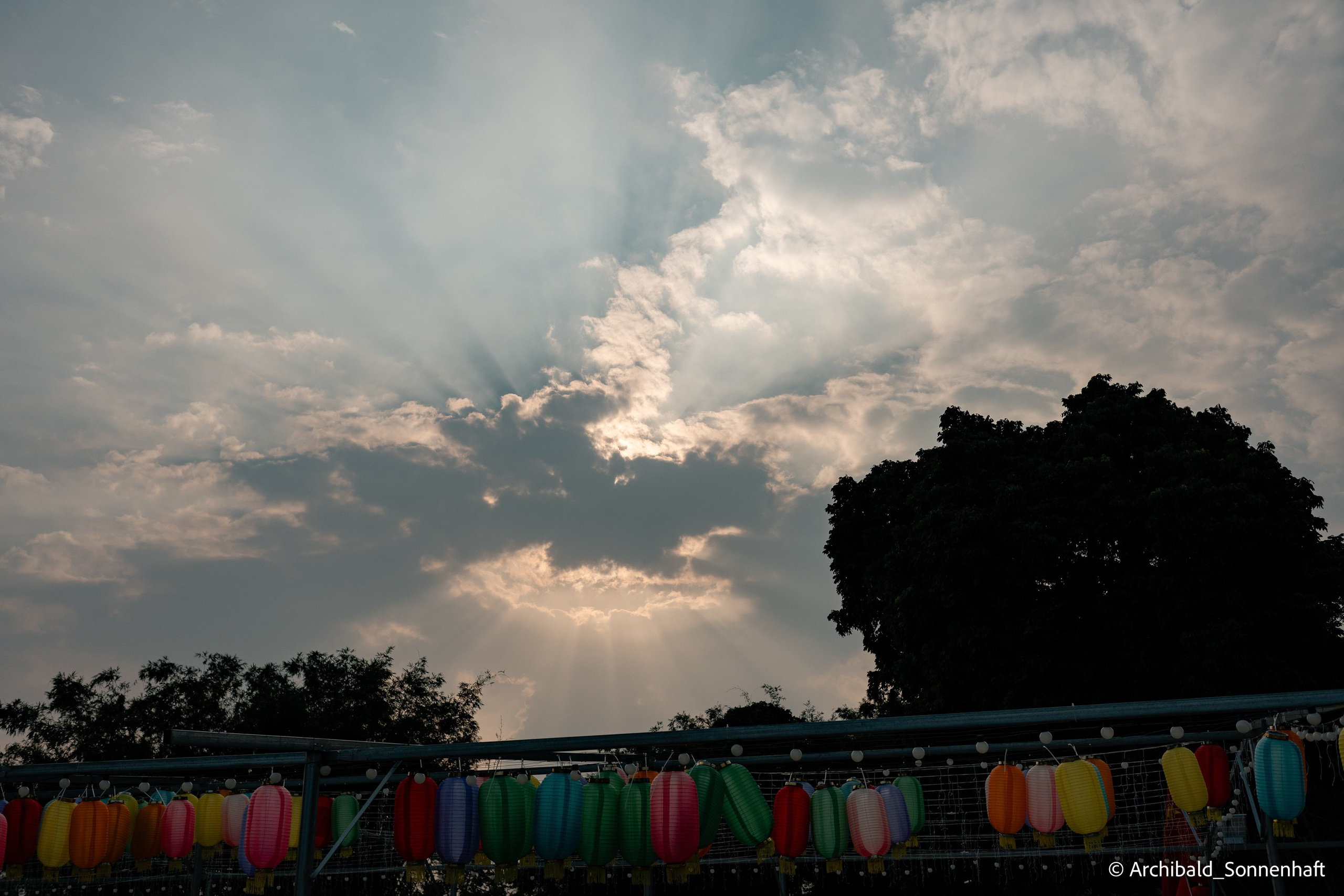 Weekend kayaking trip. Photographer in Guangzhou, China. Archibald Sonnenhaft