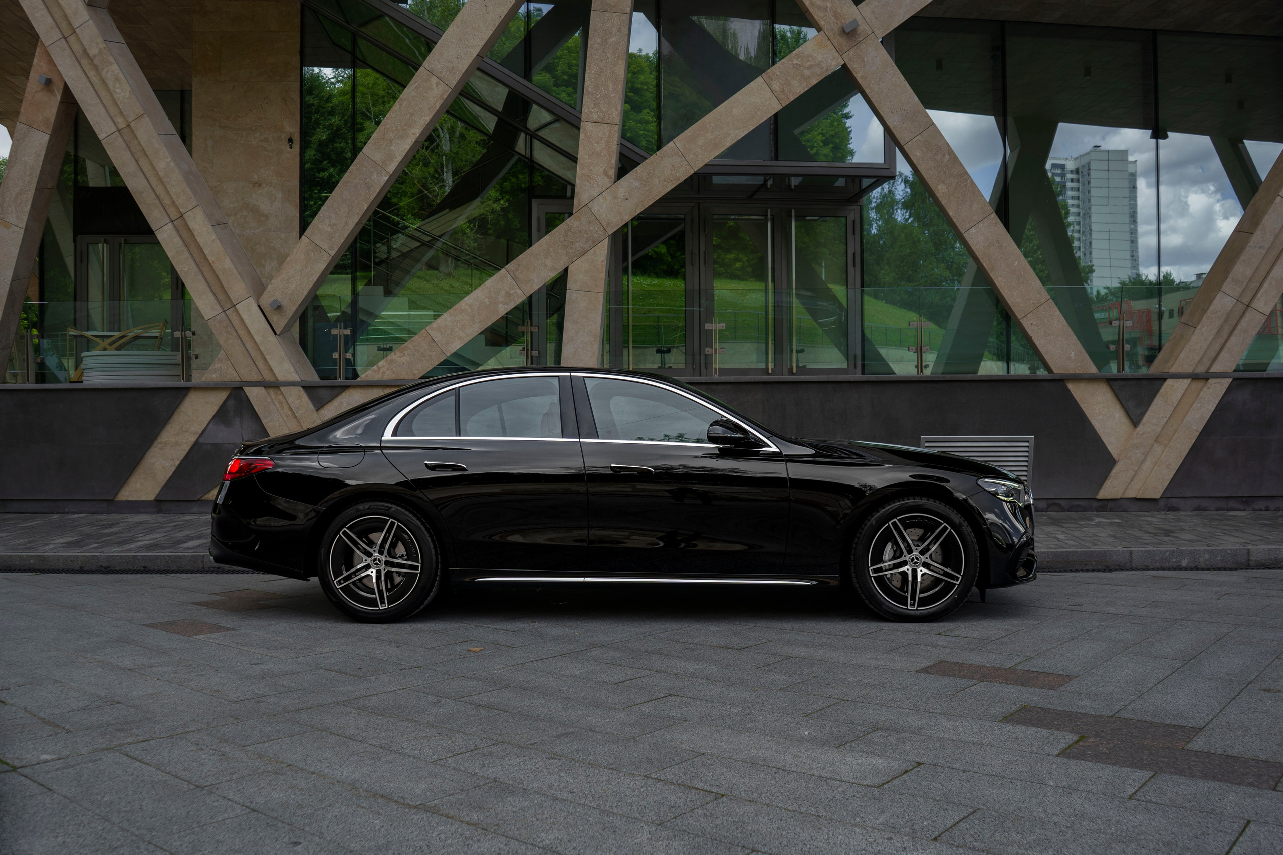 Mercedes-Benz E-class (E300). Автомобильный фотограф Ногинск Денис Городок