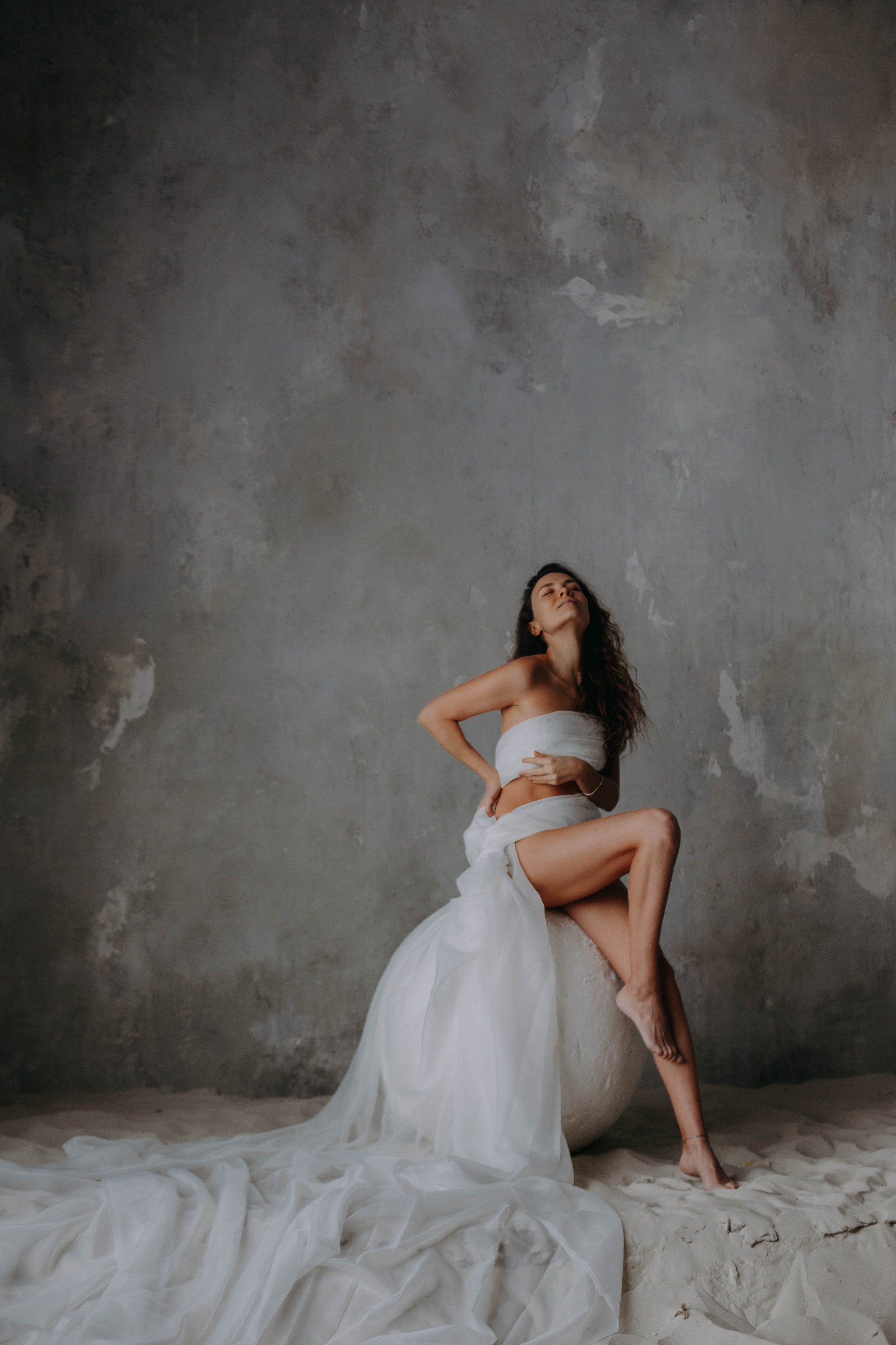 Studio Sand Portraits Dubai | Artistic Photography