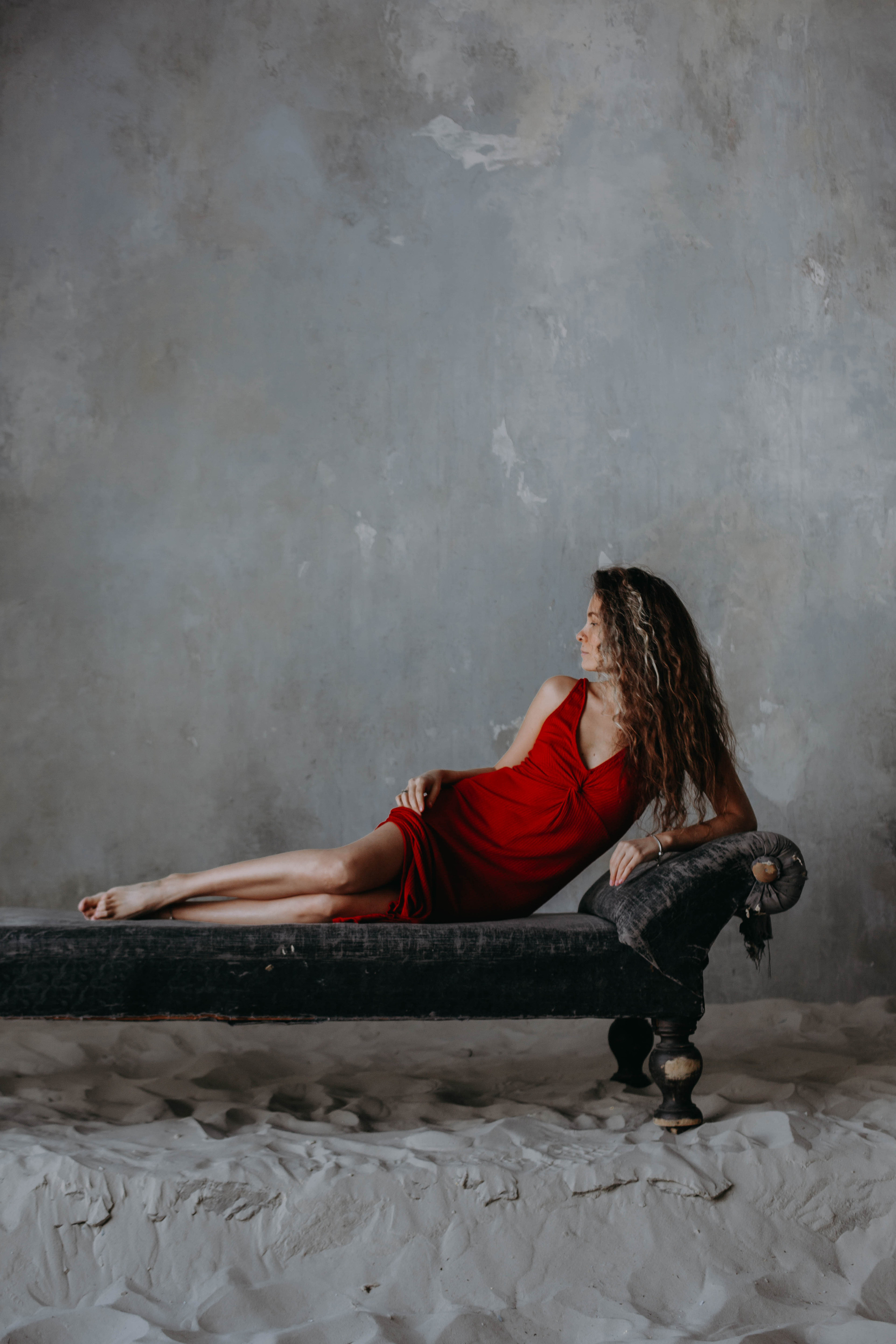 Studio Sand Portraits Dubai | Artistic Photography