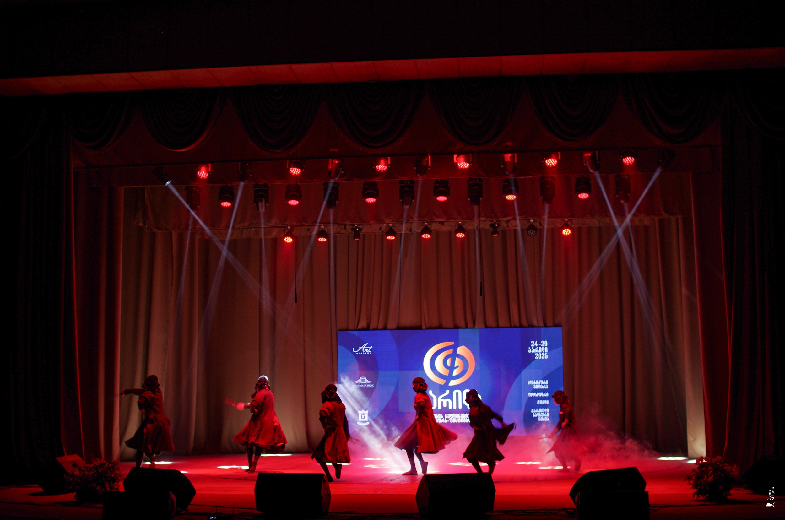 Танцы в Хоби. Портретный фотограф Денис Милютин