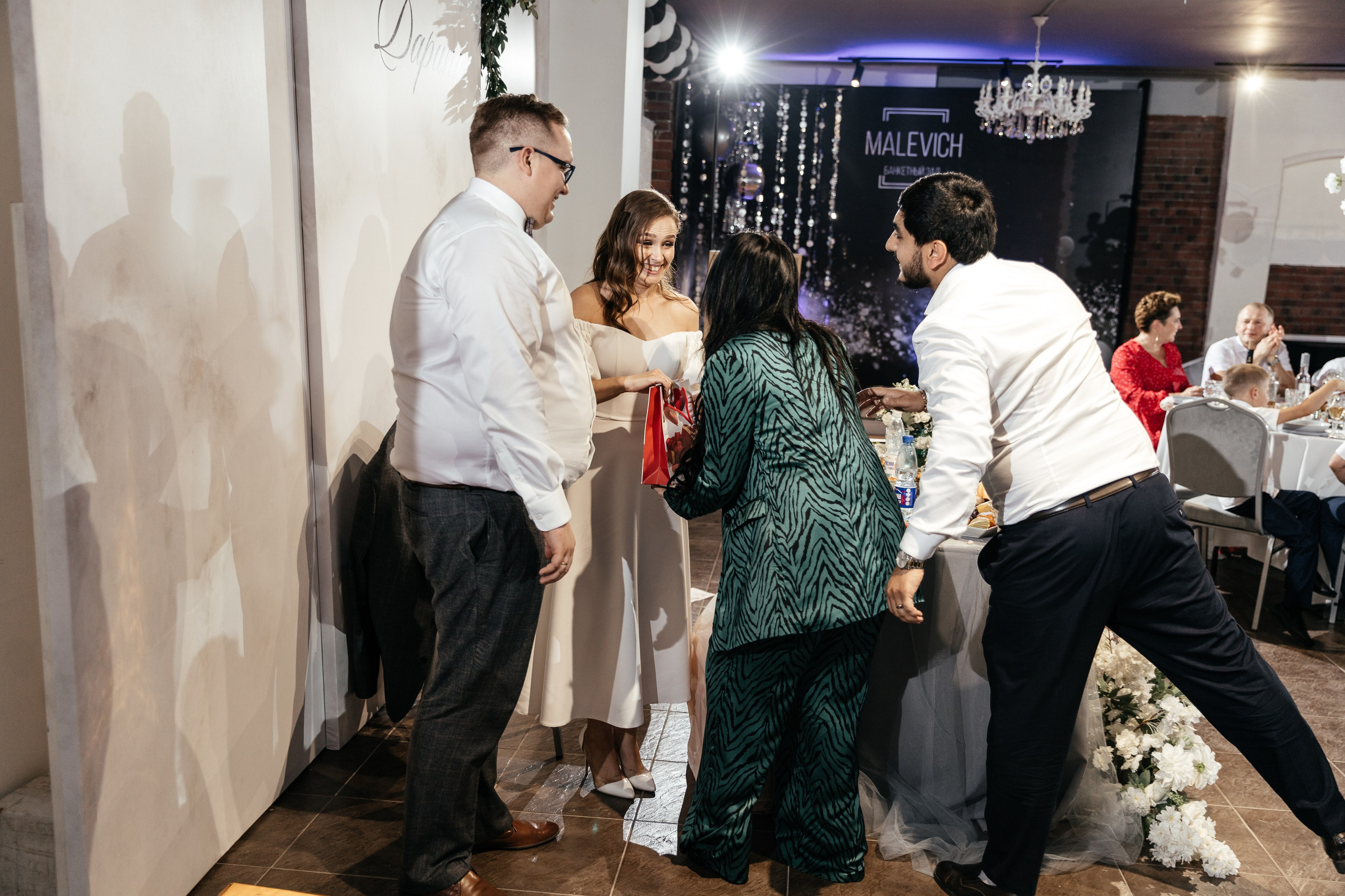 Свадебный фотограф Уфа — Руслан ГабдлисламовЖивые эмоции, красивые кадры, воспоминания на всю жизнь.Работаю по всей Республике Башкортоста. Свадебный фотограф Уфа Руслан Габдлисламов