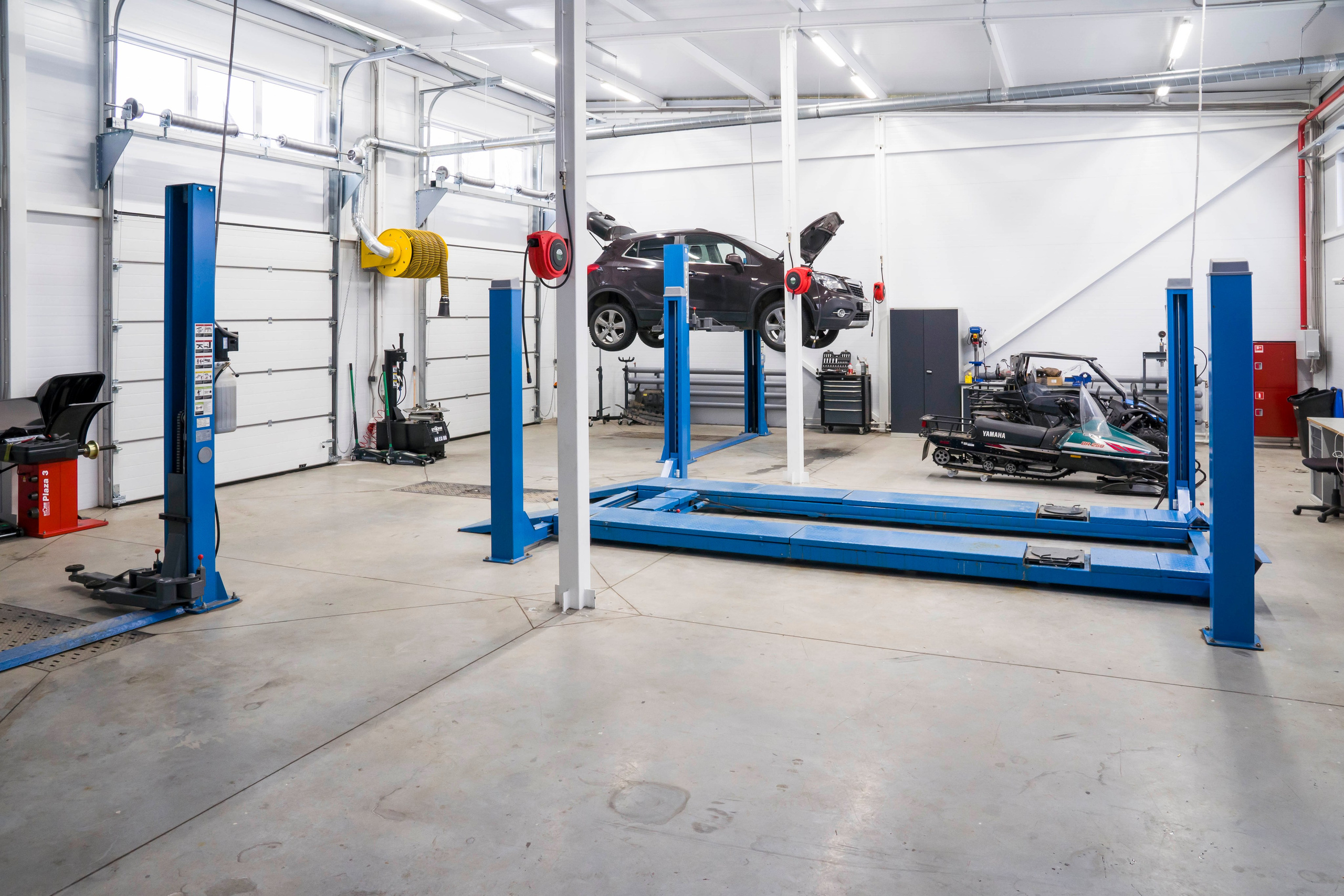 Съемка автосервиса автомойки. Фотограф в Санкт-Петербурге. Репортажная и все съёмки для бизнеса