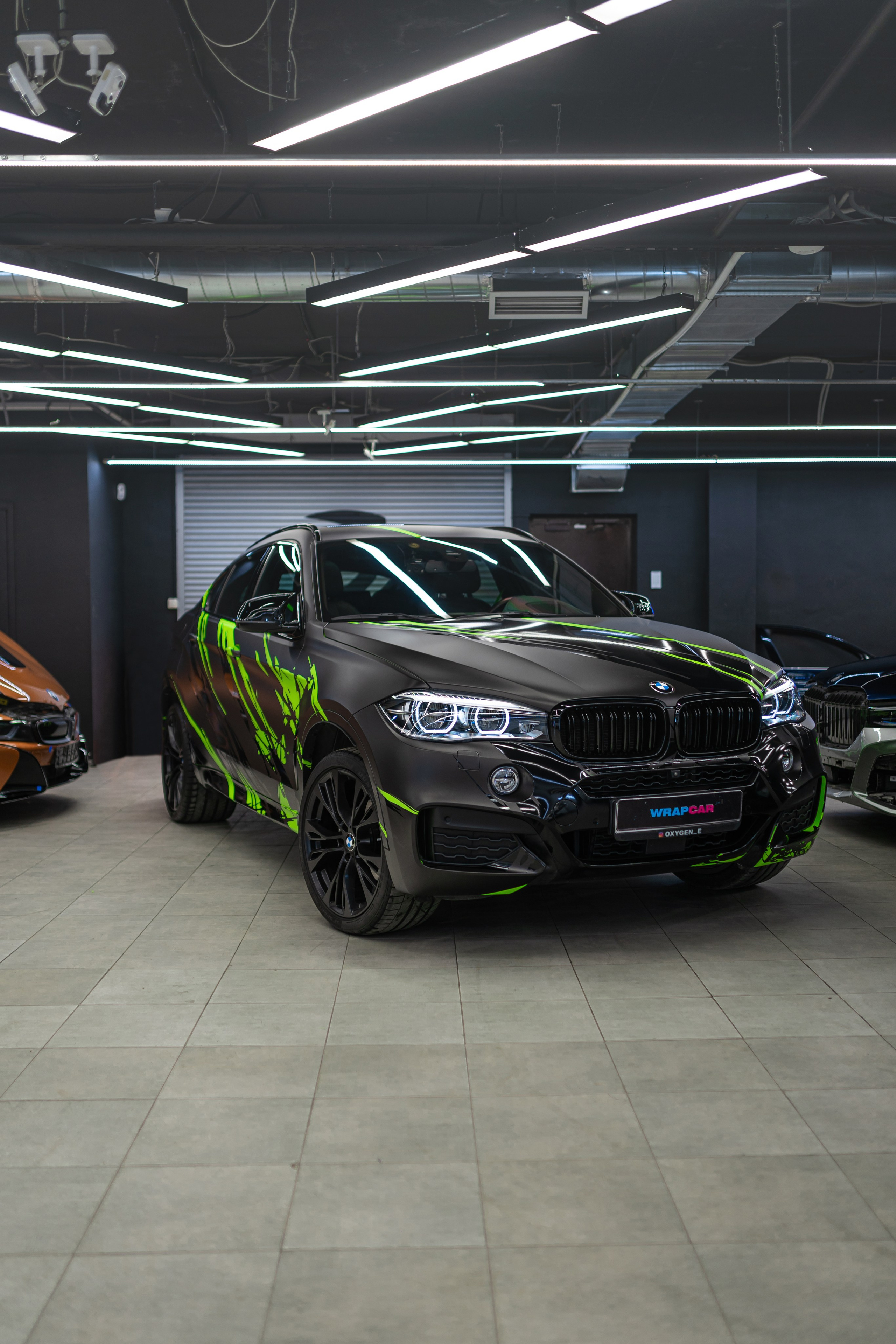 Винилография на BMW X6. Студия дизайна и оклейки авто Barmaley Design
