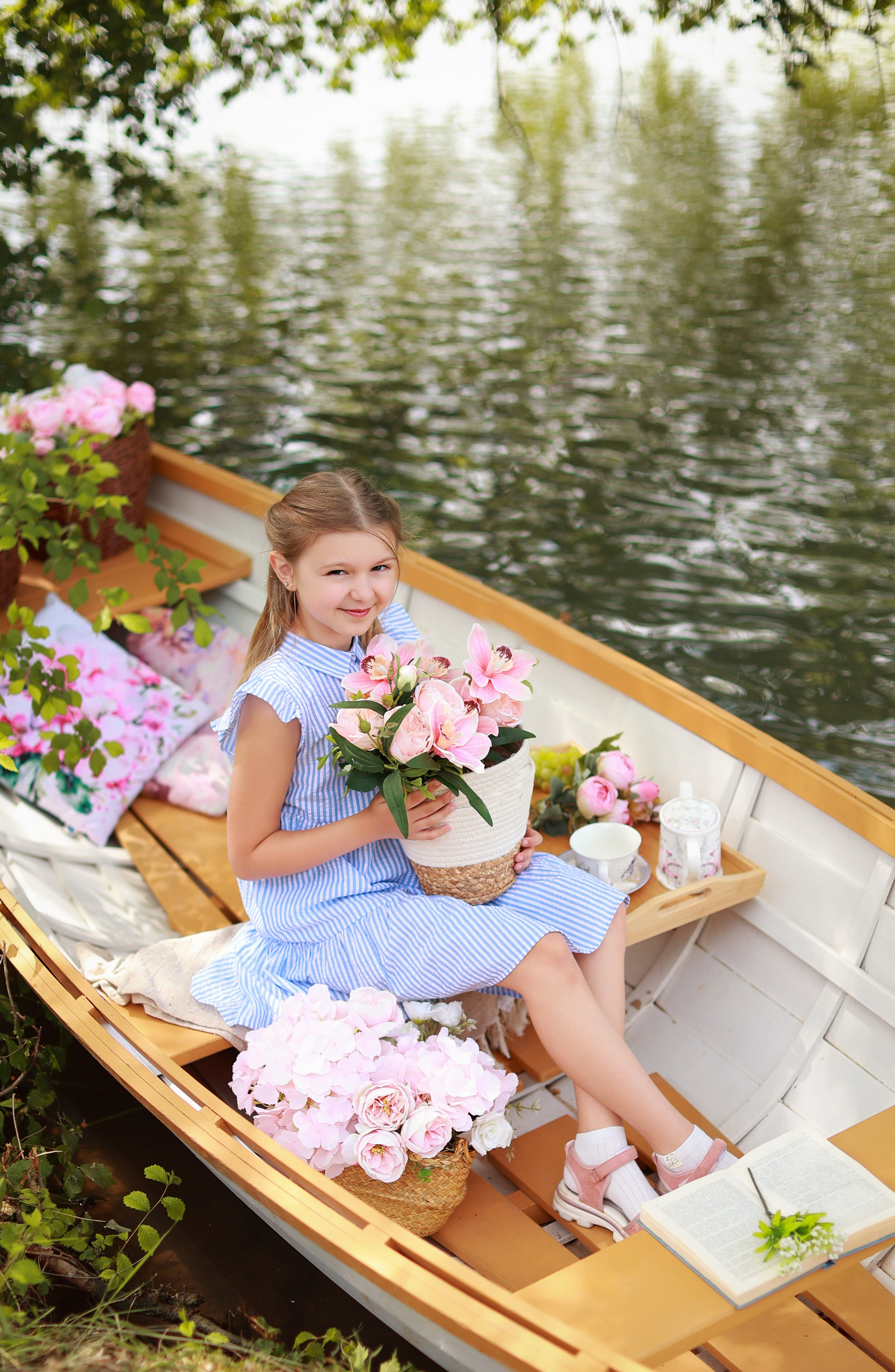 Цветочная лодочка. Детский семейный фотограф Краснодар