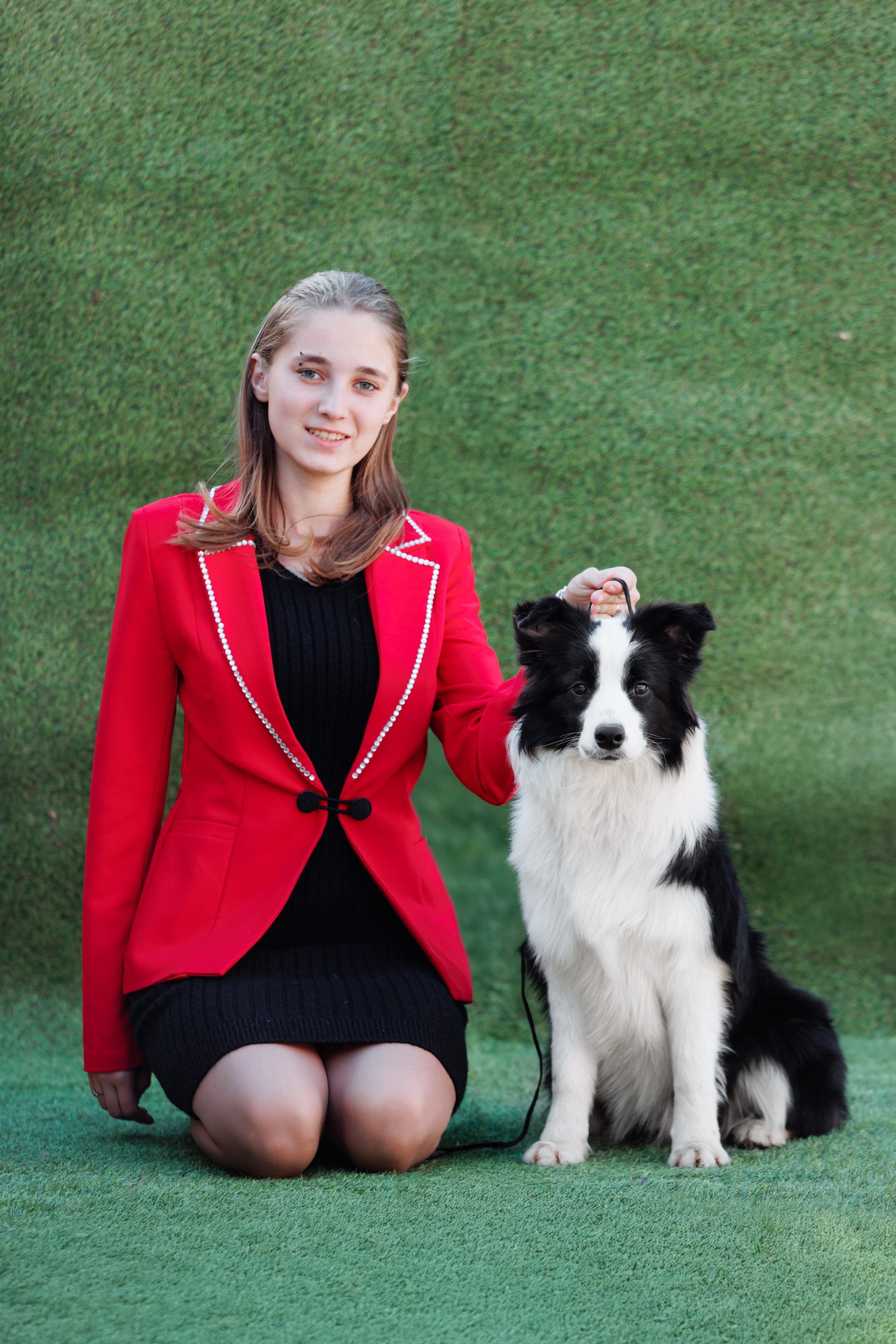 У дома с большой компанией от мала до велика. О нас