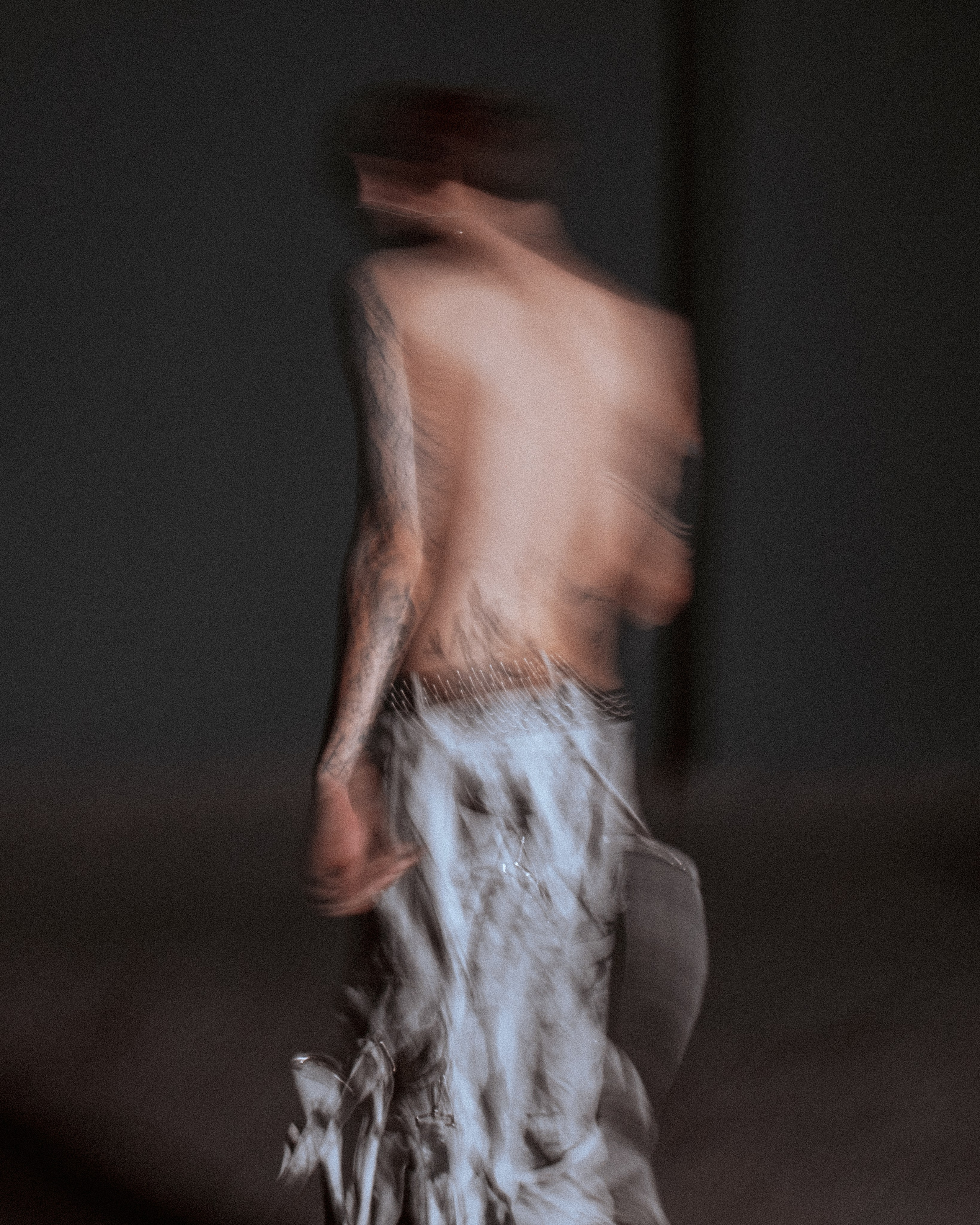 Loweliness. Backstage. @tomrus: Рустам Шагиморданов — фотограф