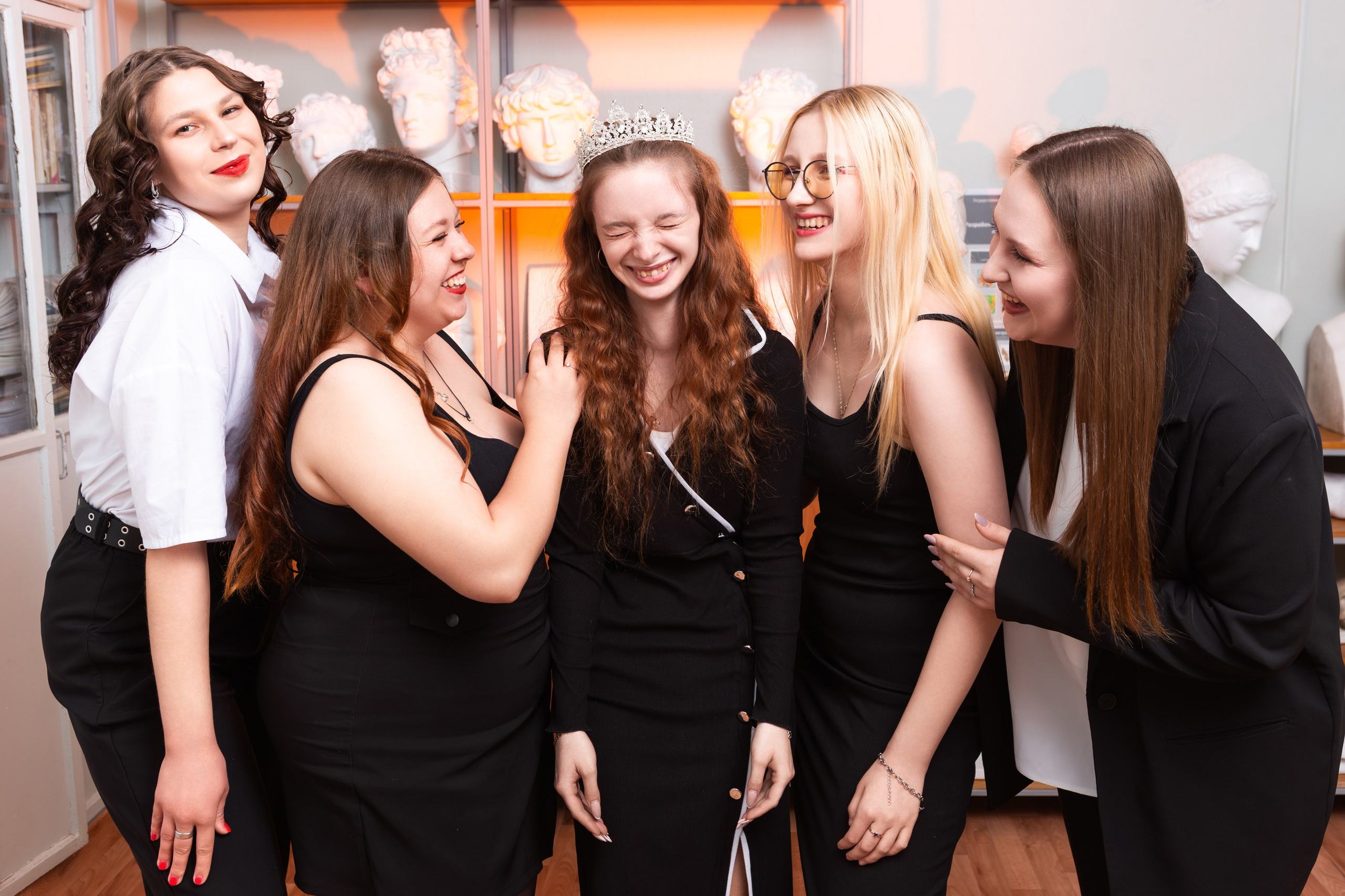 ФОТОСЕССИЯ В АУДИТОРИИ ДЛЯ БУДУЩИХ УЧИТЕЛЕЙ — выпускников Чернского профессионально-педагогического колледжа. ТВОЙ АЛЬБОМ / ТВОИ ПРАВИЛА