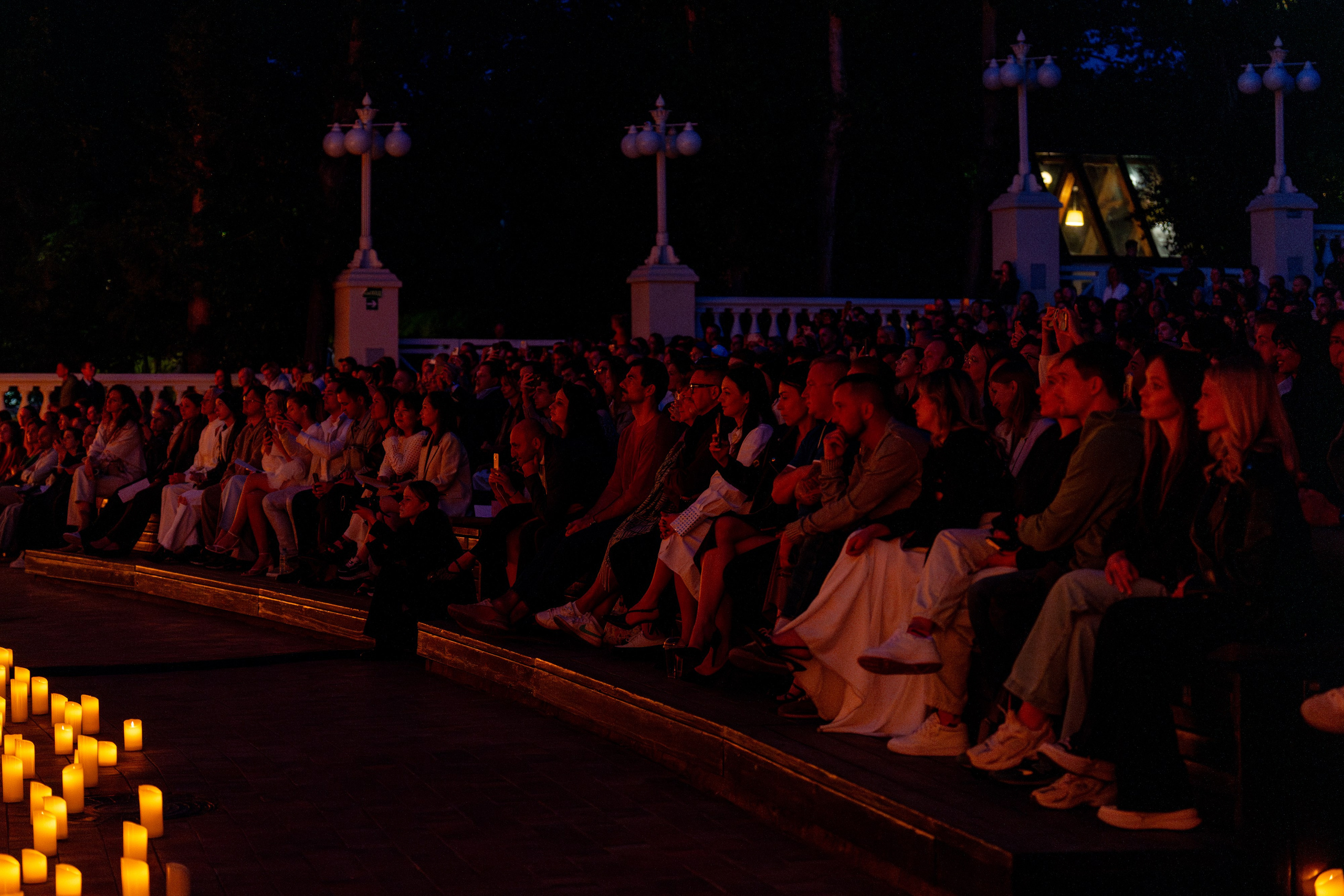 Симфонический оркестр Lumisfera при свечах. Фотограф Никита Комаров