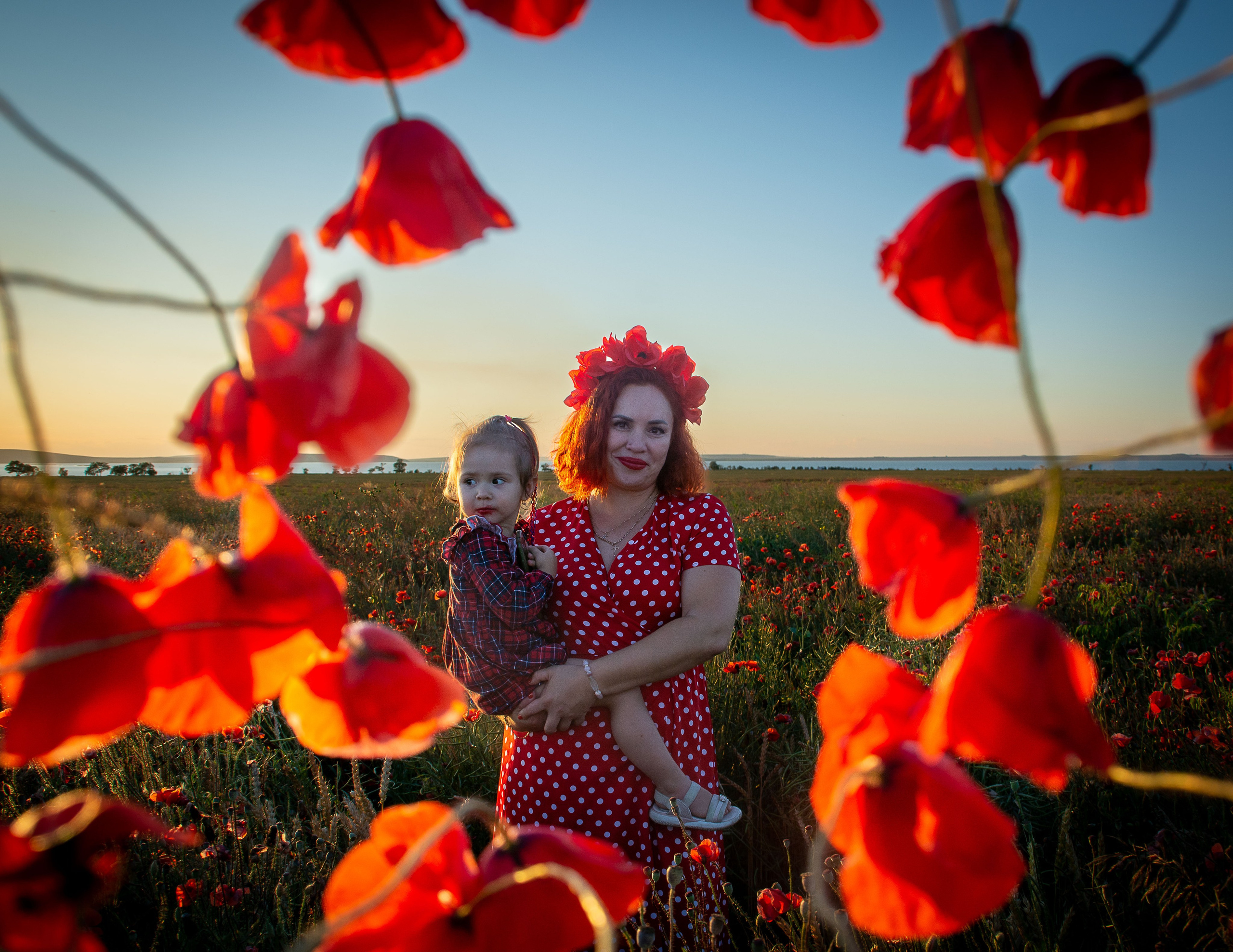 Фотосессия в поле маков. Елена Волкова семейный фотограф в станице Гостагаевской города-курорта Анапа
