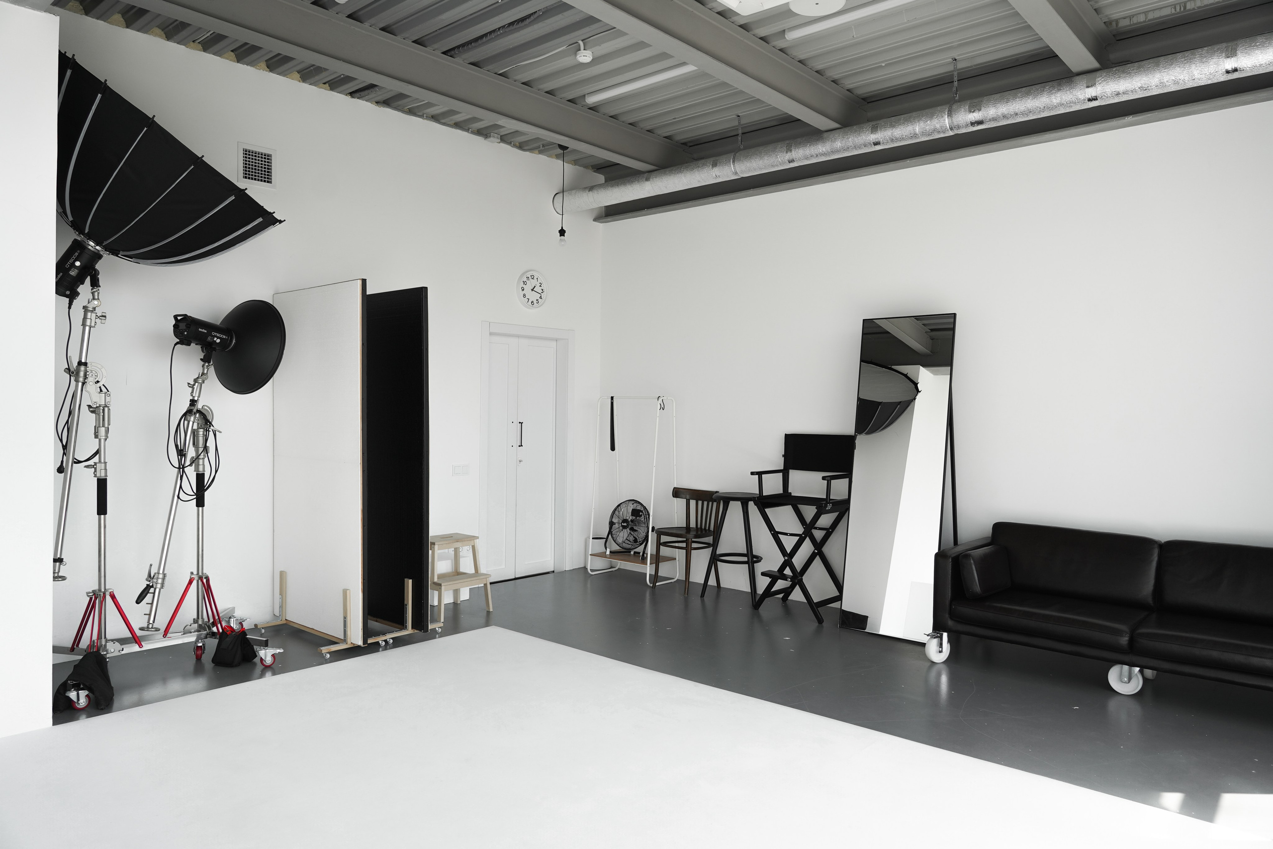 Зал Циклорама. Фотостудия Kovёr