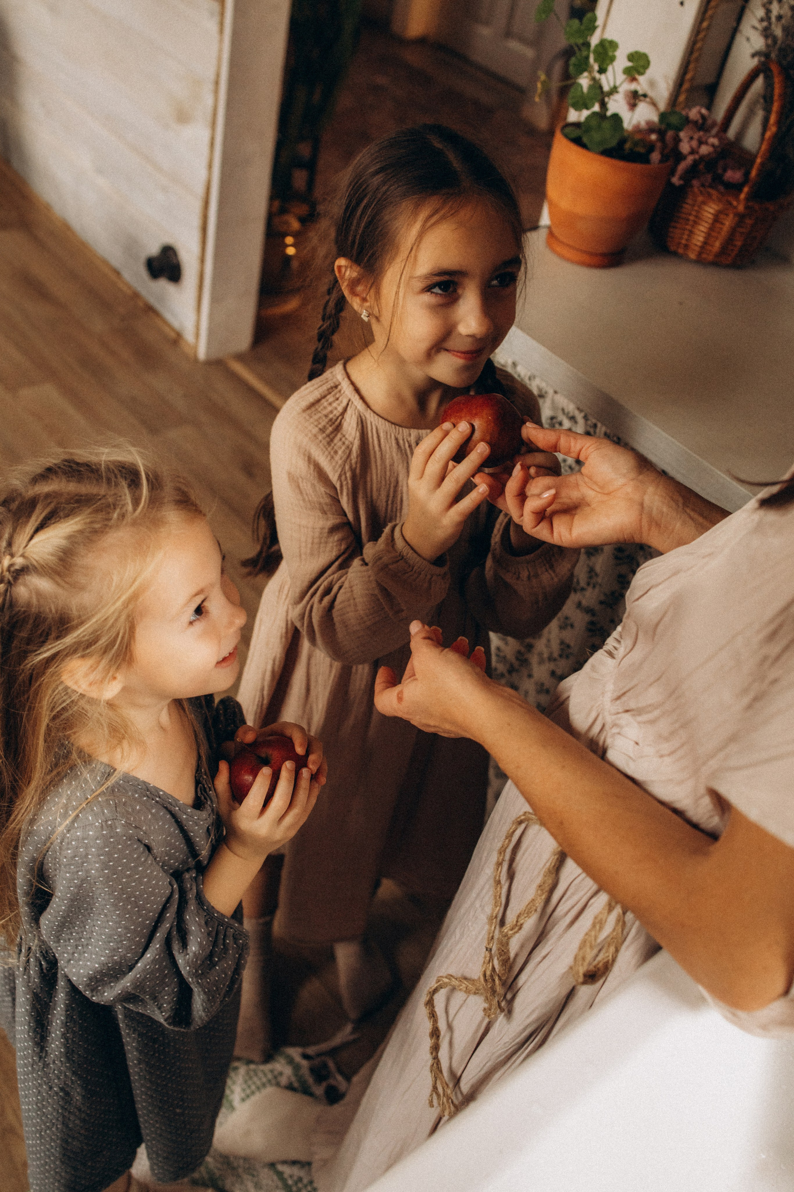 Юлия, Виктор, Саша, Настя, Ксюша и Аленка. Фотограф В Москве и Подольске Лена Иванова