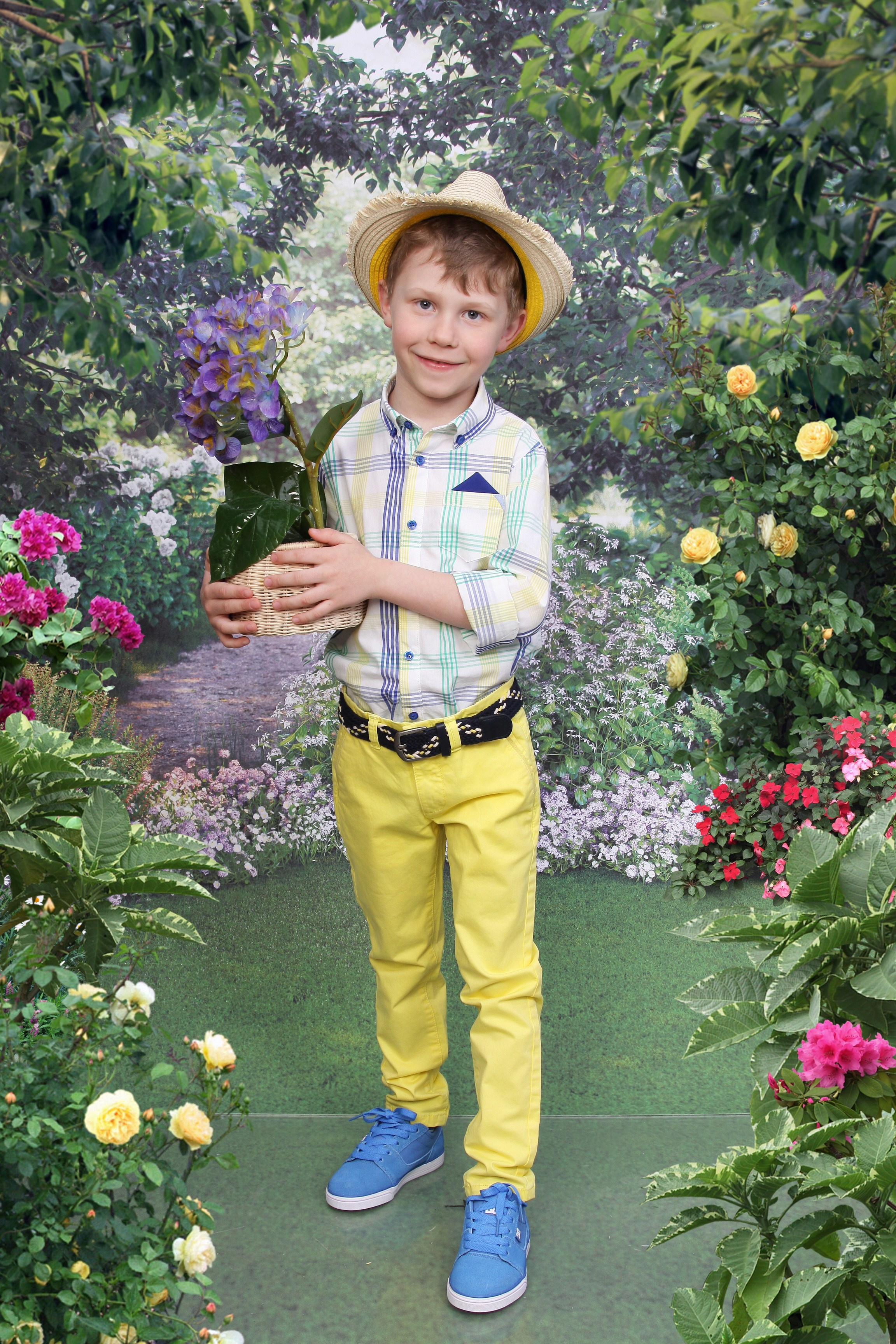 КОМПАНИЯ КРАЙФОТО ФОТОСЕССИЯ ПИКНИК В САДУ