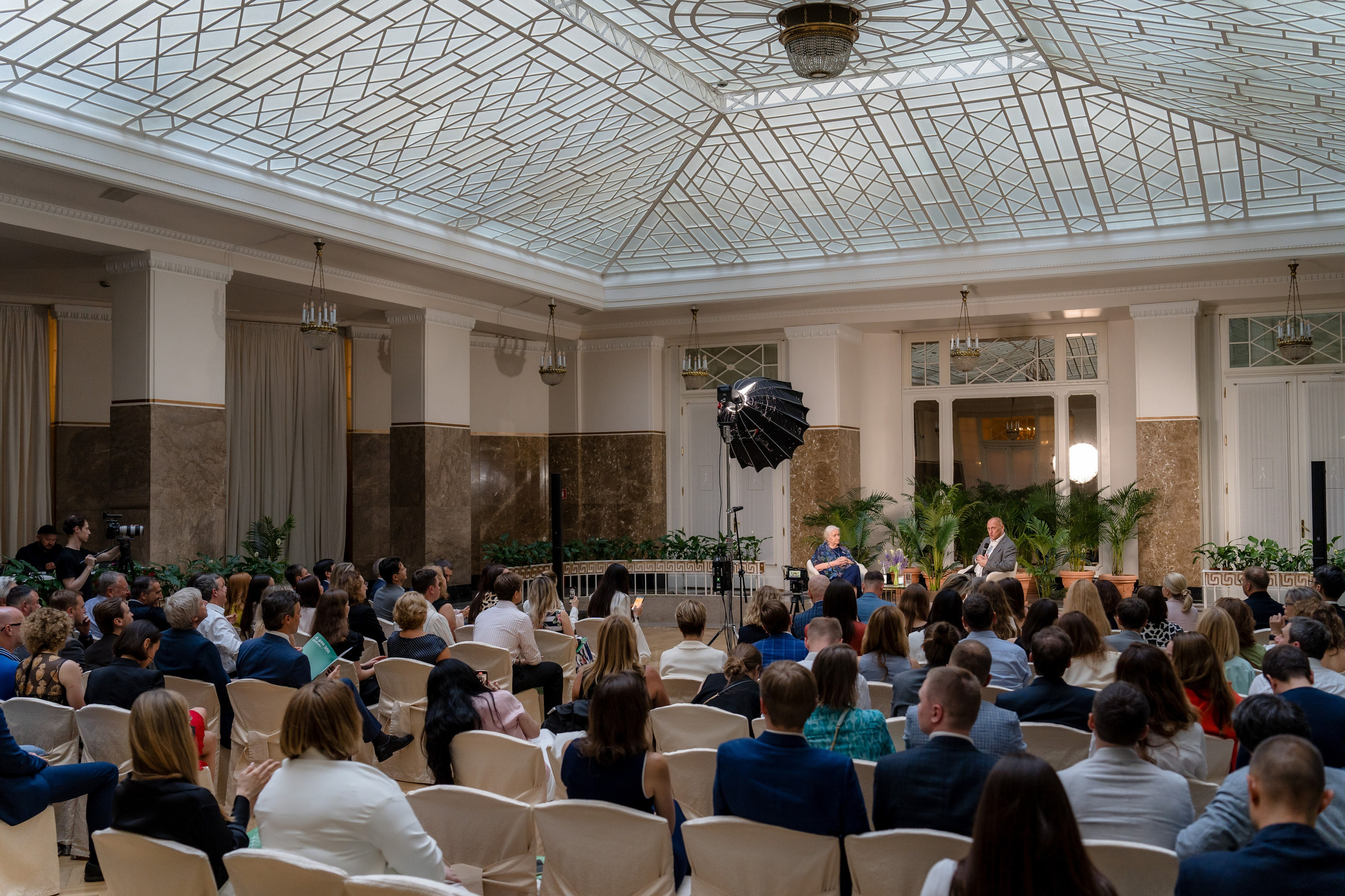 Выступление Татьяны Черниговской на встрече выпускников Экономического факультета МГУ им. М. В. Ломоносова в рамках ПМЭФ