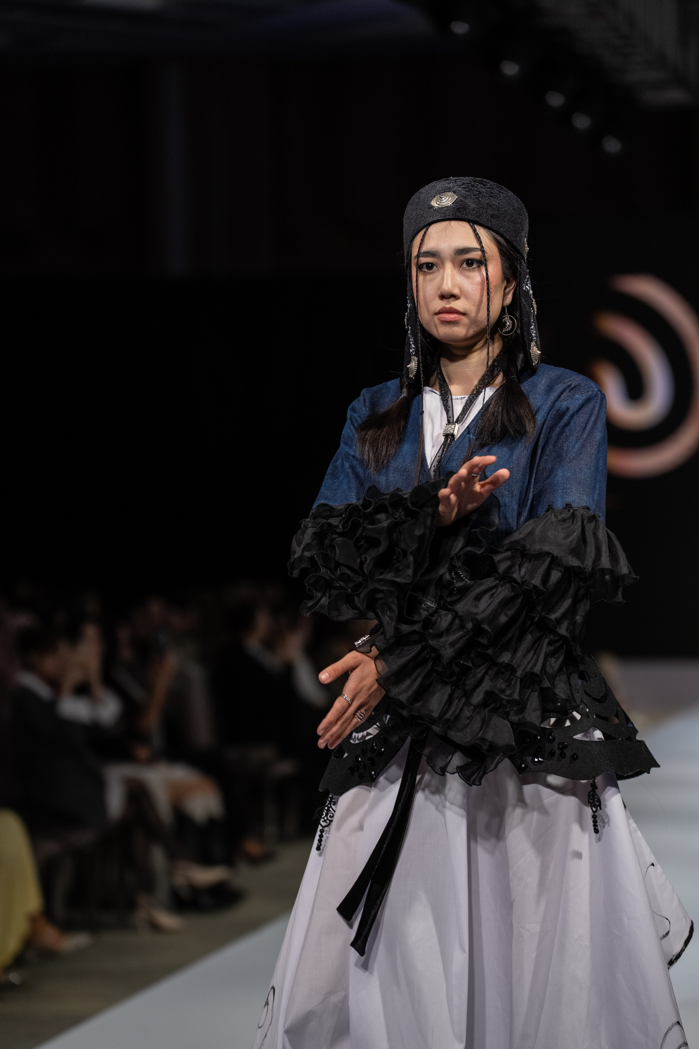 EURASIAN FASHION WEEK Nurasem. Сайт Алматинского НЮ АРТ, будуар и фэшн фотографа Дениса Карпенко
