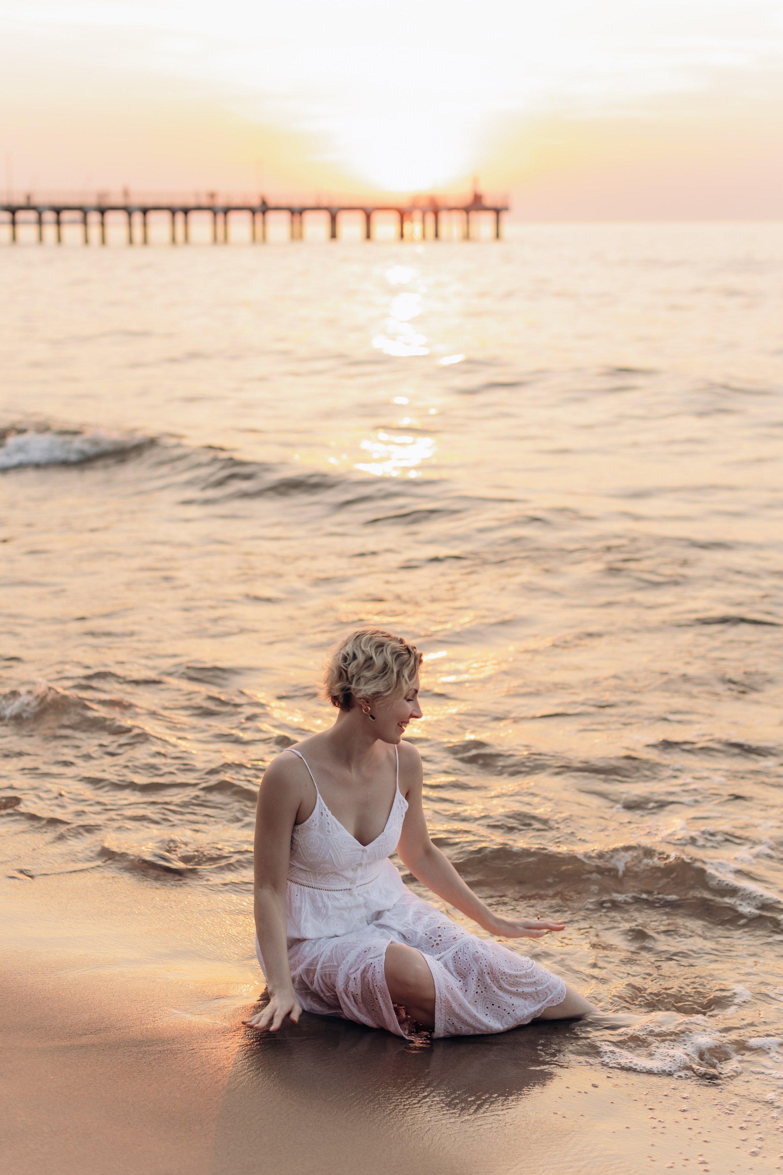 Подруги Пионеский Сосновый бор закат. Фотограф в Калининграде свадебная фотография, репортажная, фотосессии