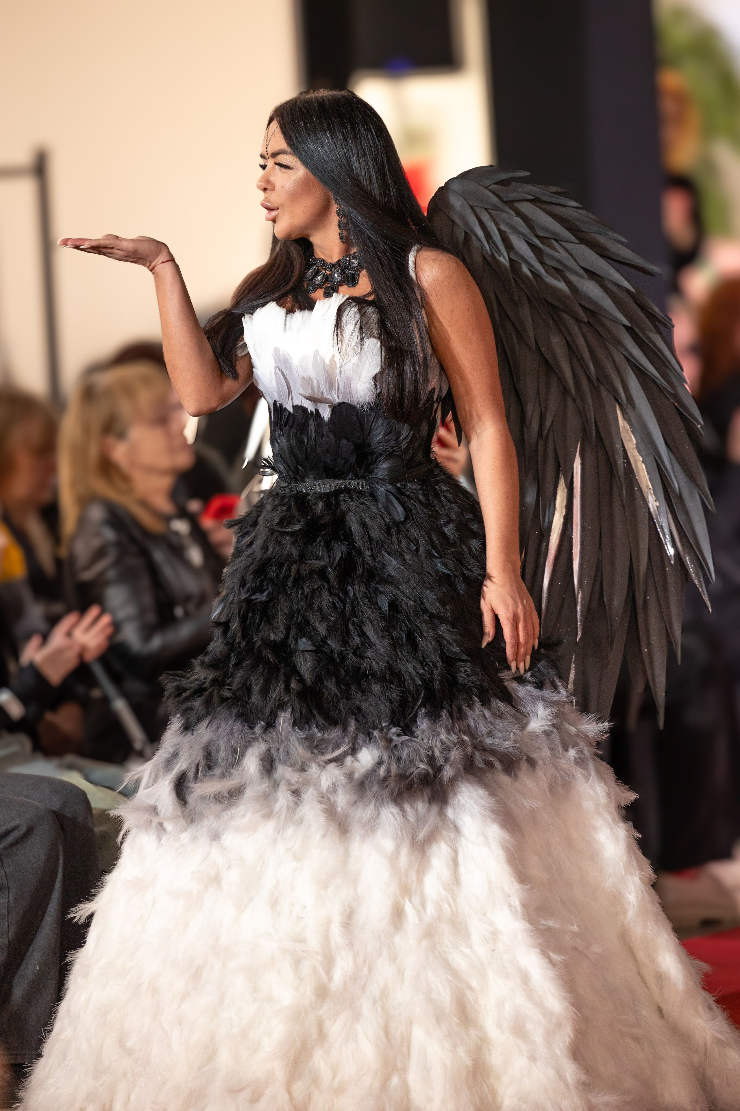 Шоу «Её величество Женщина», ТРК Гулливер. Главная