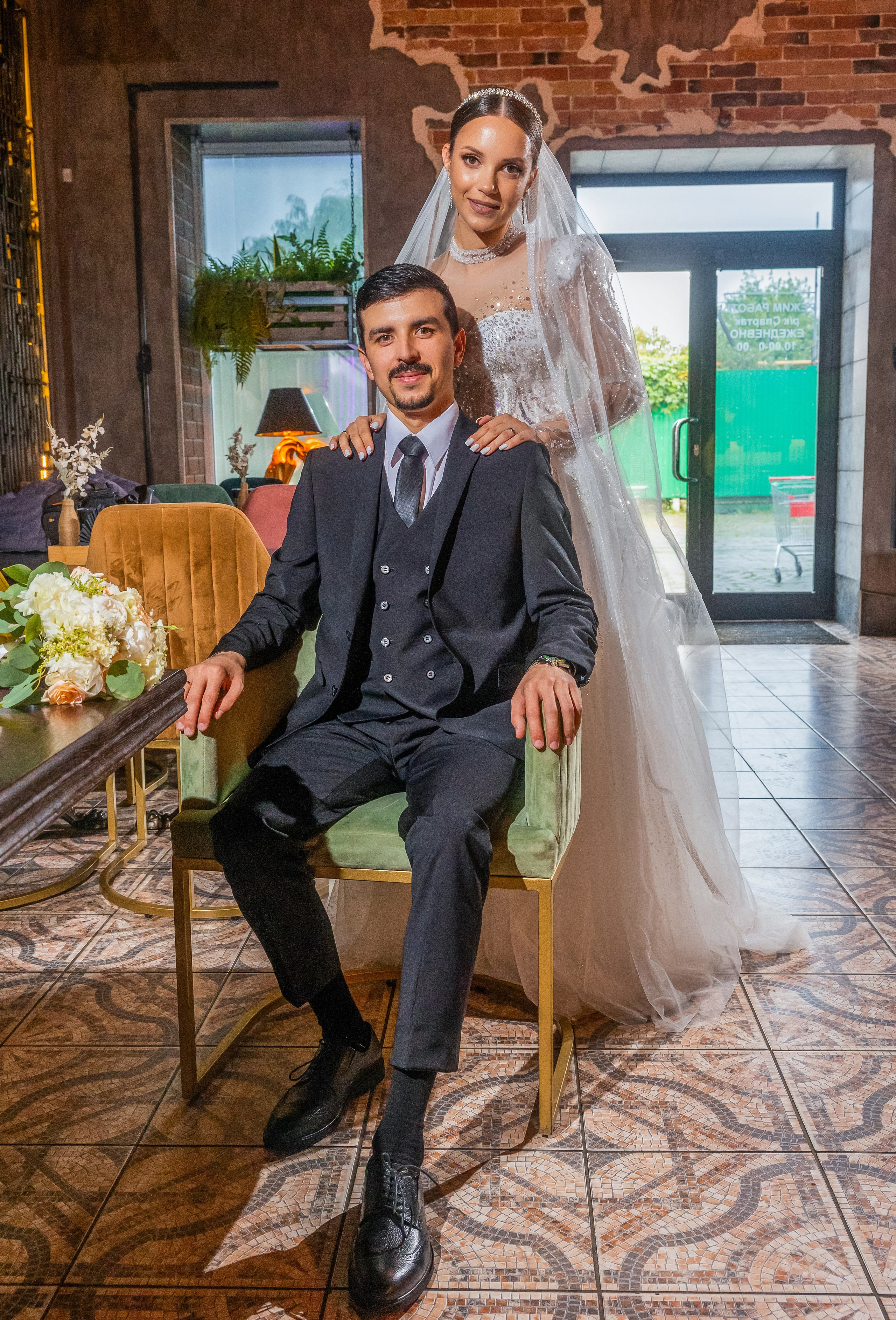 Заур и Валерия. Фотограф Петров Александр Свадьбы, Съемка в студии, Выпускные альбомы г. Балашов