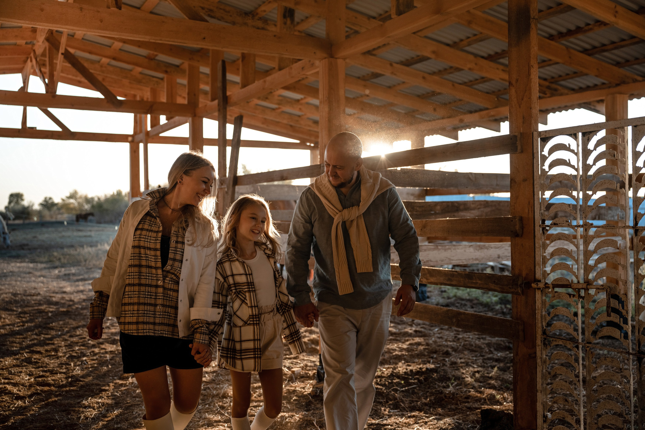 Татьяна с семьёй. Съёмка в конюшне. Татьяна Мирзоян