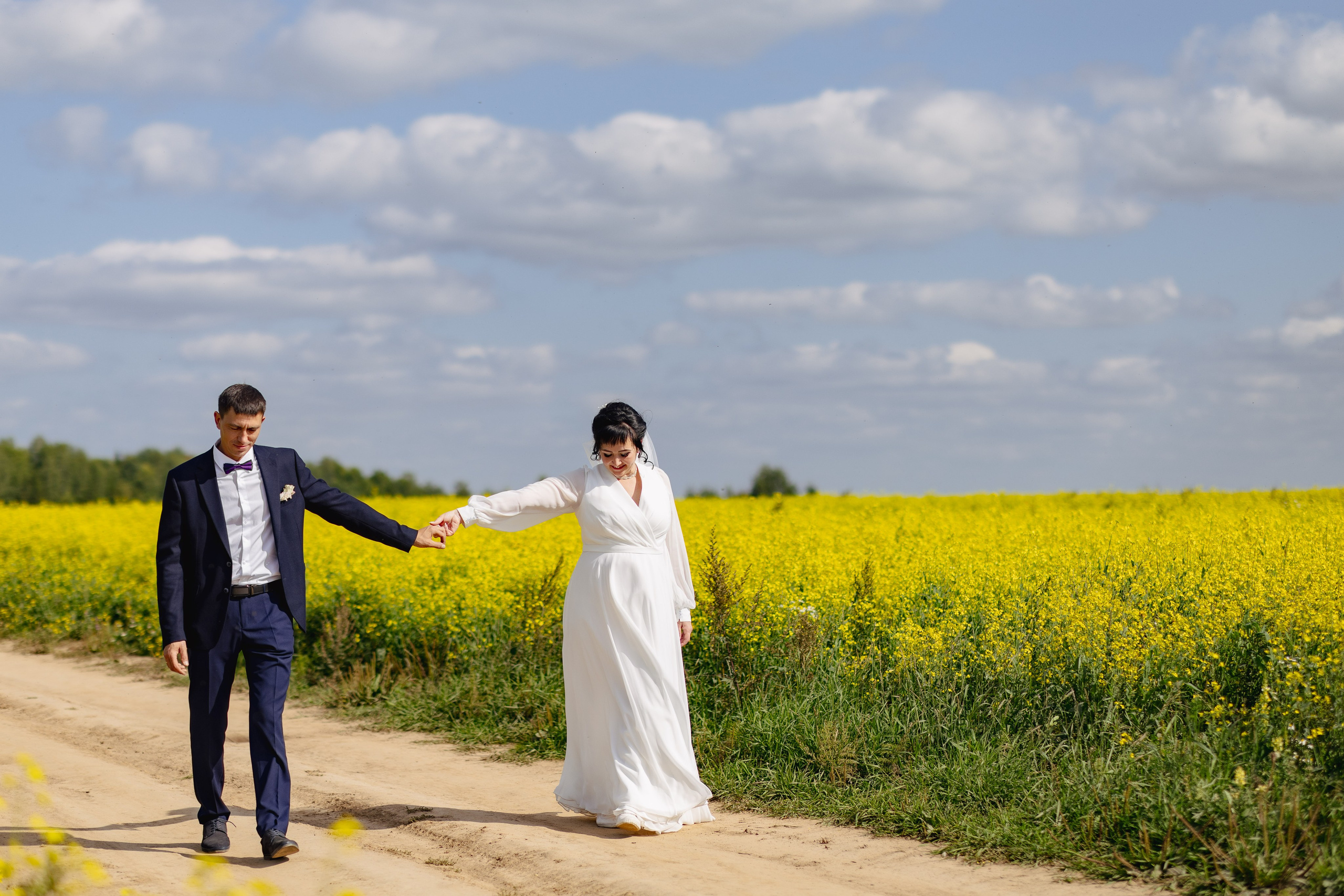Свадебная фотосессия в рапсовом поле. Фотограф Ерохина Светлана — фотосессии в Екатеринбурге