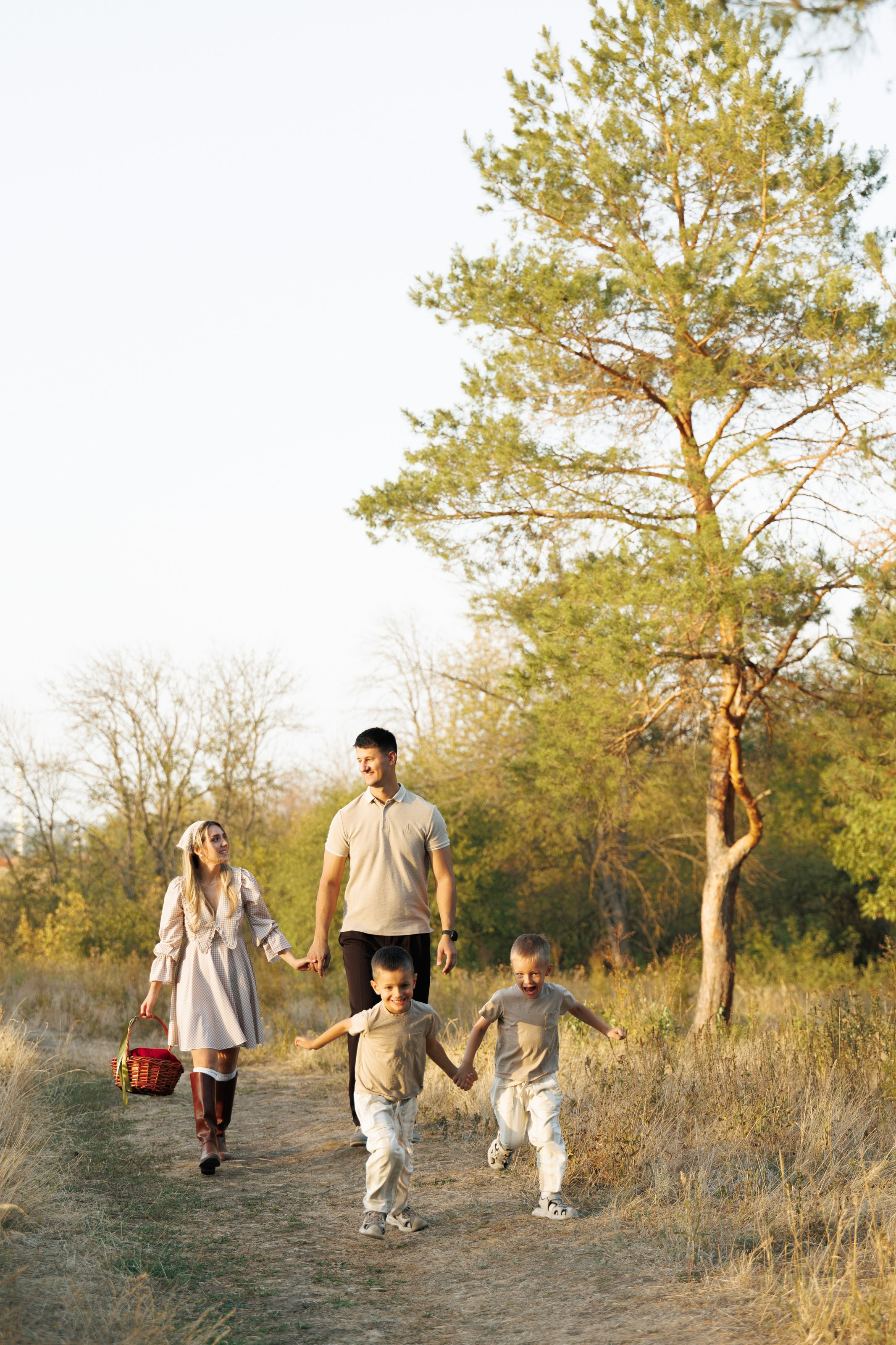 Дмитрий, Евгения, Мотя и Тима. Свадебный фотограф в Ростове — на — Дону Александра Пивоварова