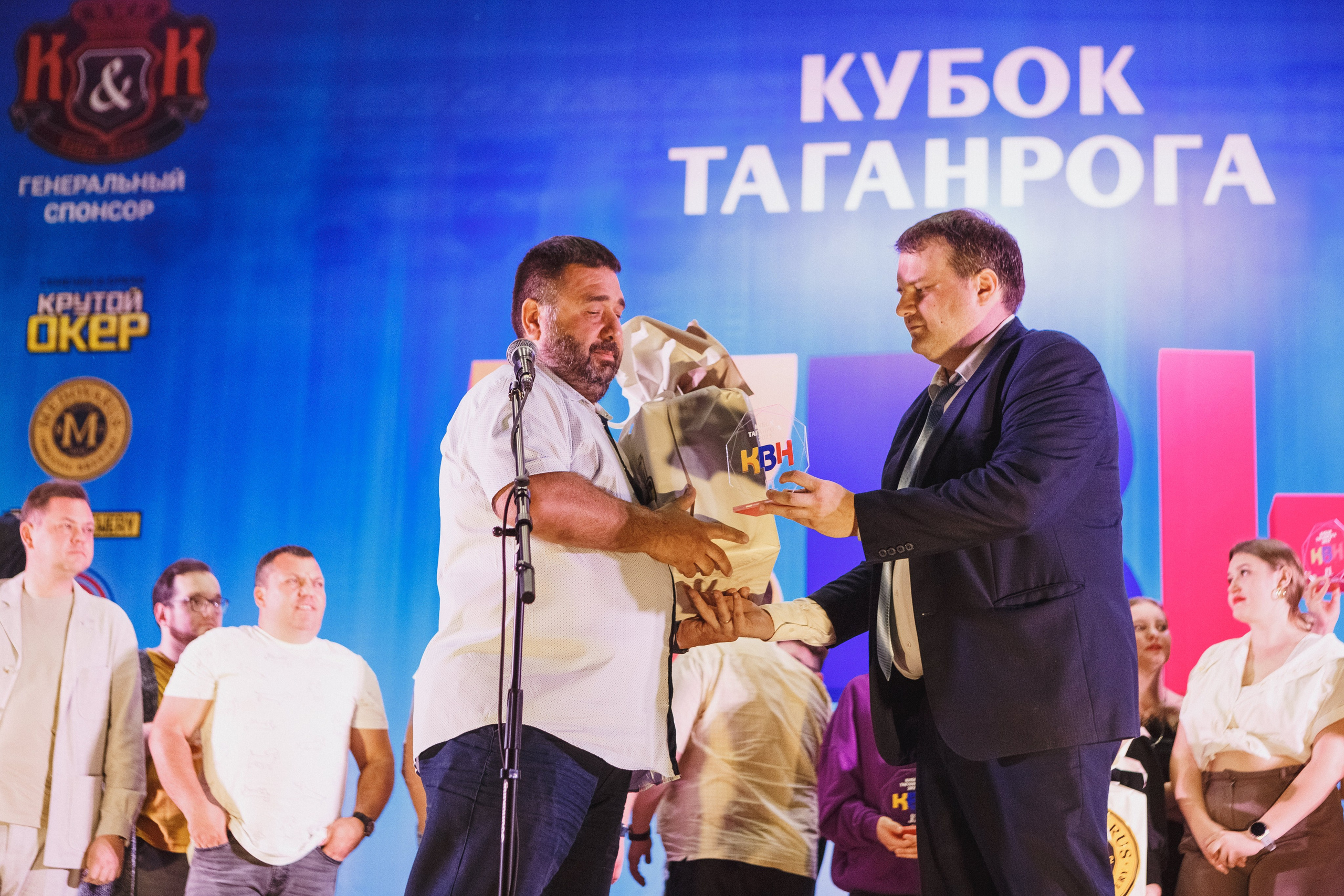 Шутки с уголка: Весёлый день с КВН в Парке Горького Таганрога. Свадебный и семейный фотограф в Таганроге Бакарюк Антон