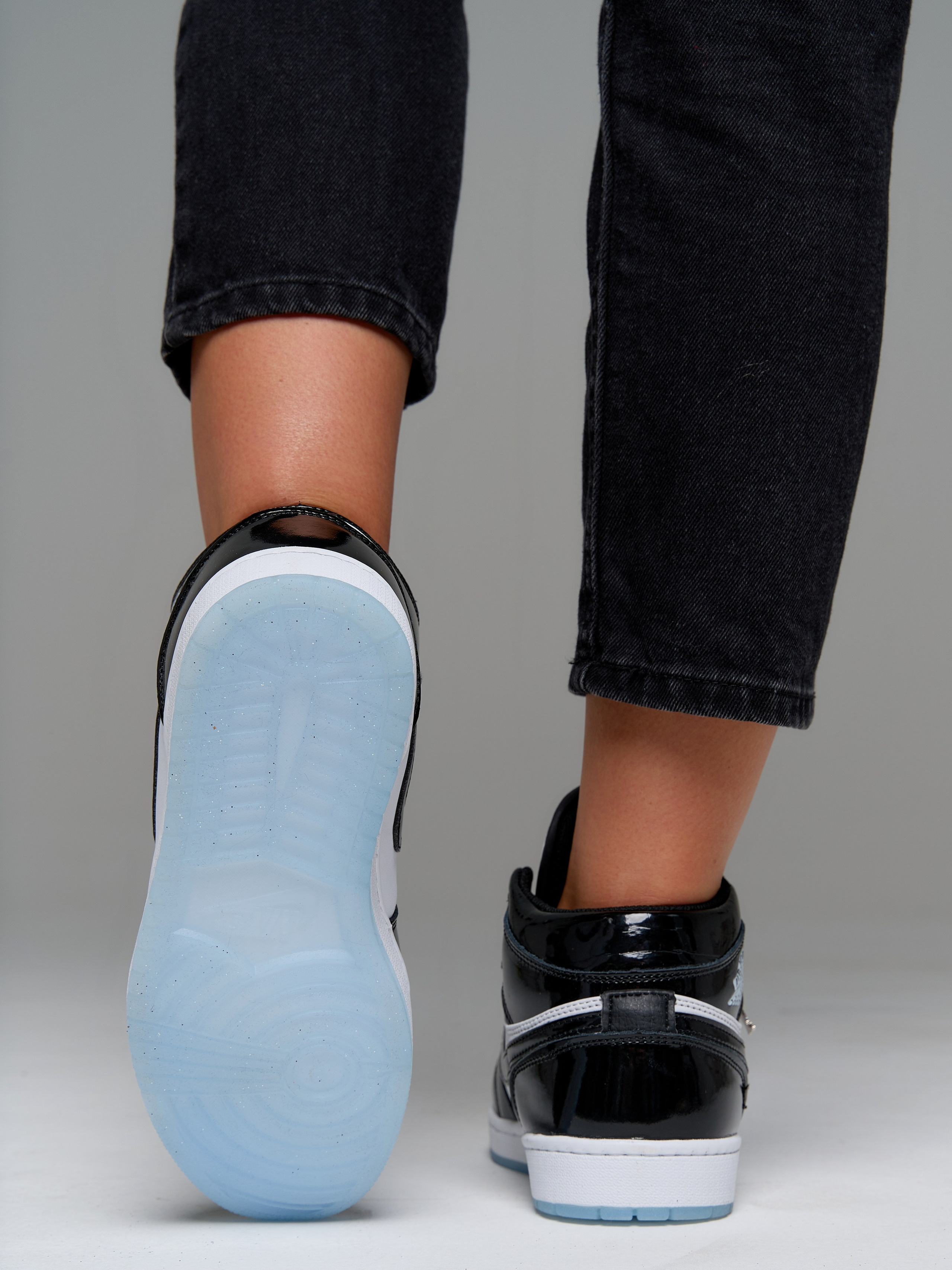 Кроссовки. Фотограф для маркетплейсов в Москве